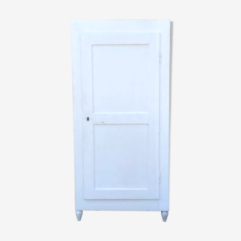 Armoire blanche ancienne