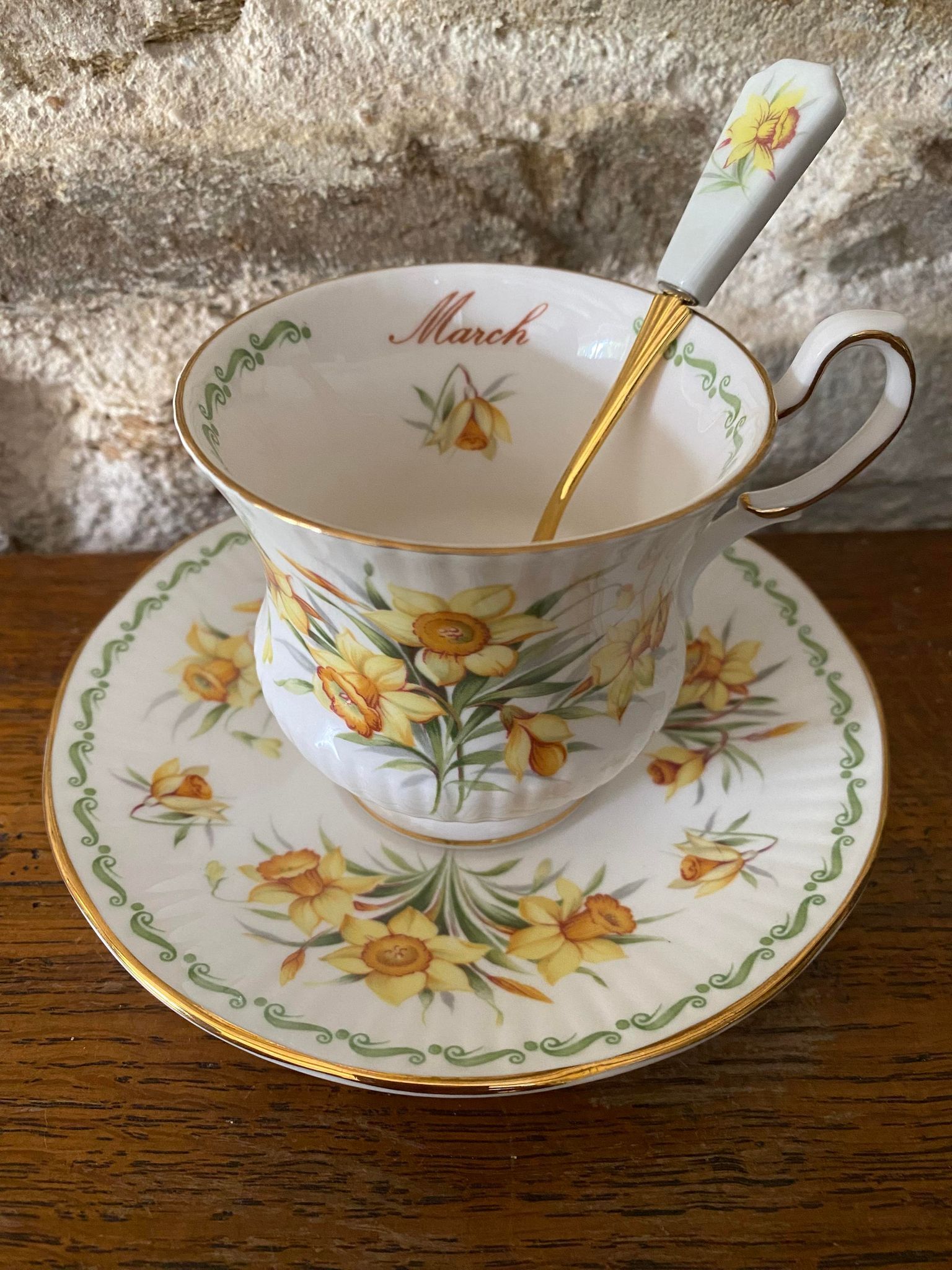 Queen's Fine Bone China March Daffodils with its saucer and spoon