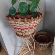 Porte-plantes en rotin et osier