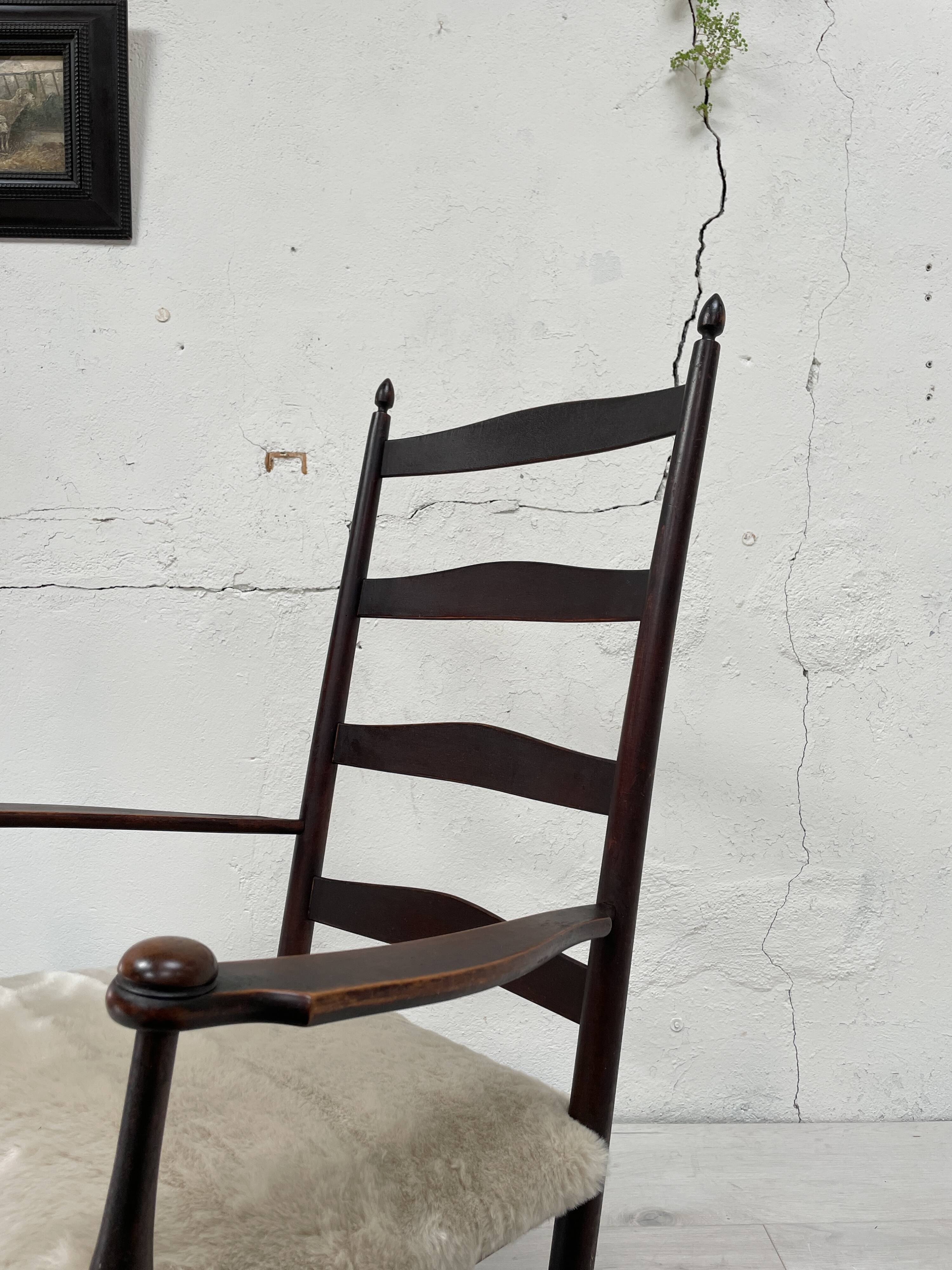 Rocking chair shaker