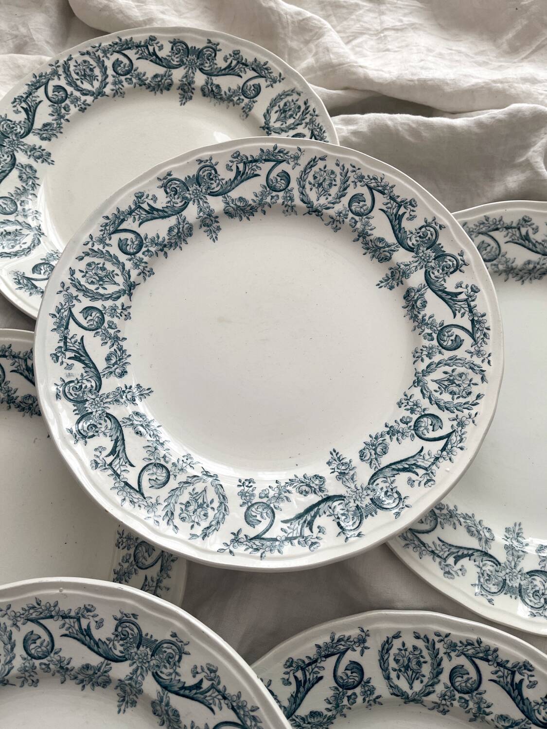 12 flat ironware plates “Louis XVI” Saint Amand and Hamage