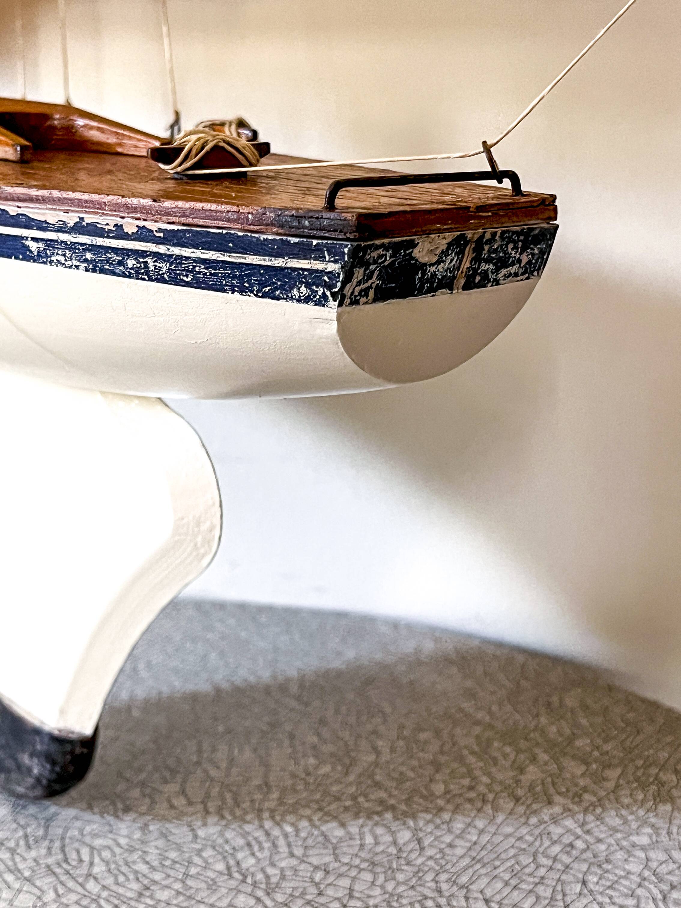 Borda wooden pond sailboat "Le Chat", navigable antique toy.