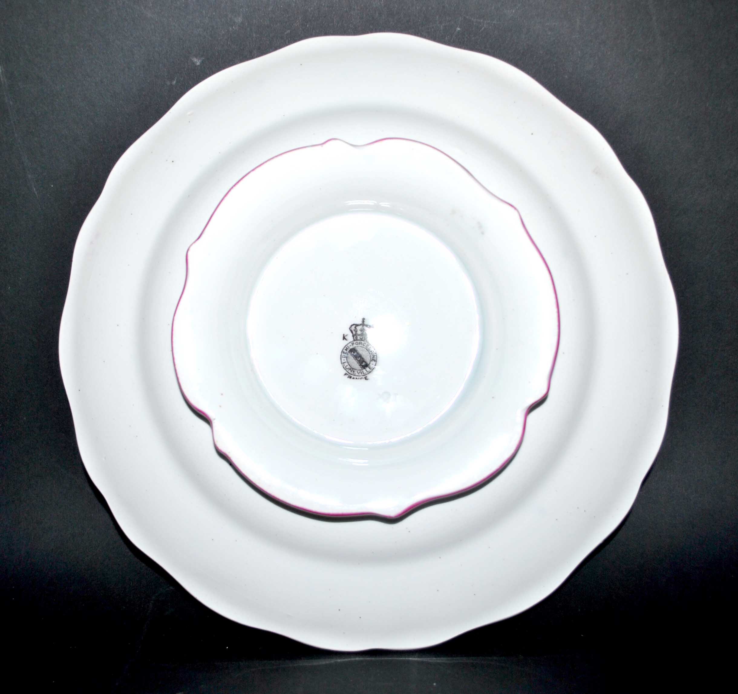 Round dish on pedestal - plate mounted flowered lamp lamp of luneville