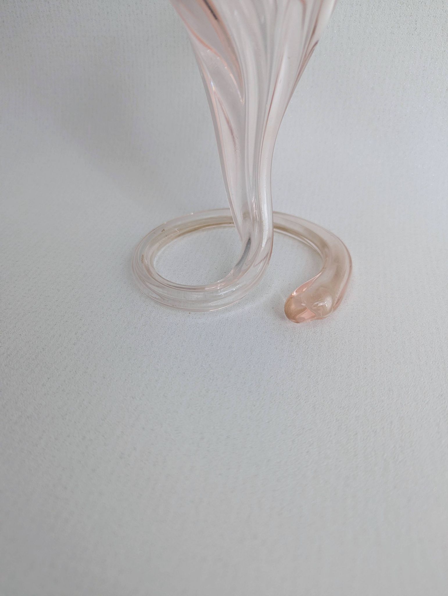 Vase trompette en verre soufflé