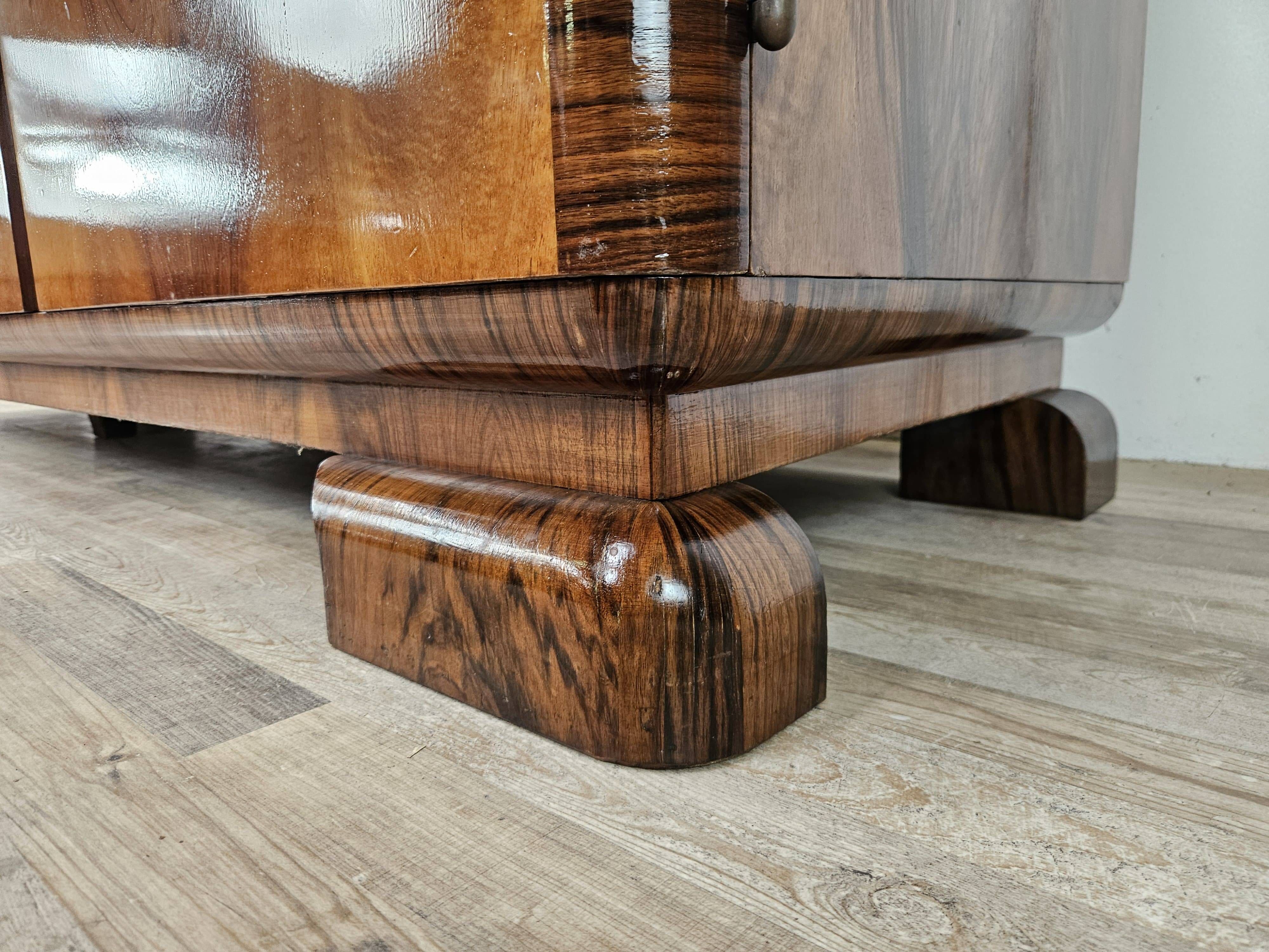 French Art Decò sideboard in walnut, 1940