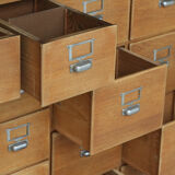 Furniture of trade: dresser of apothecary.