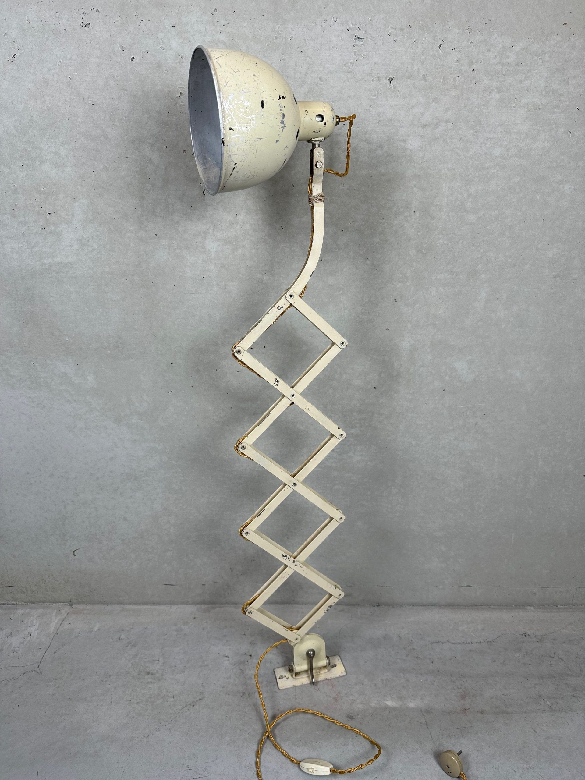 Belmag industrial scissor lamp