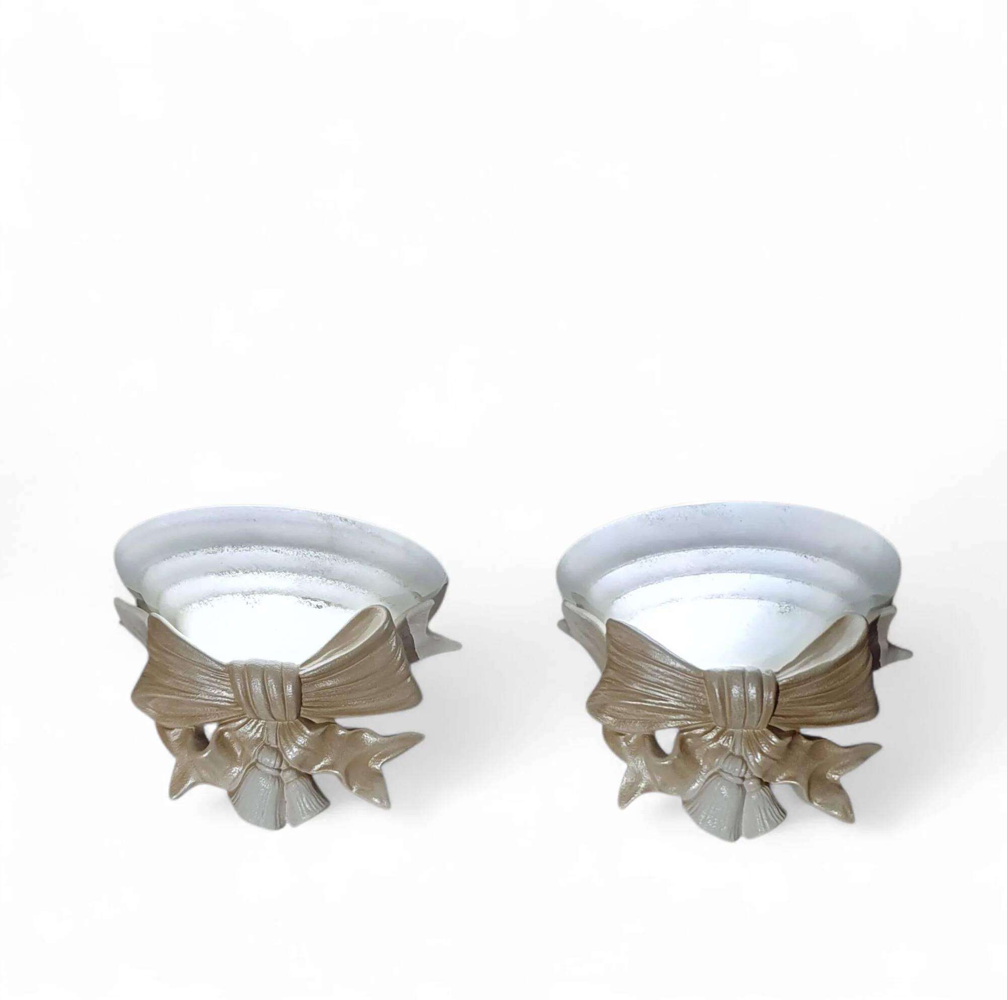 2 x resin wall lamps