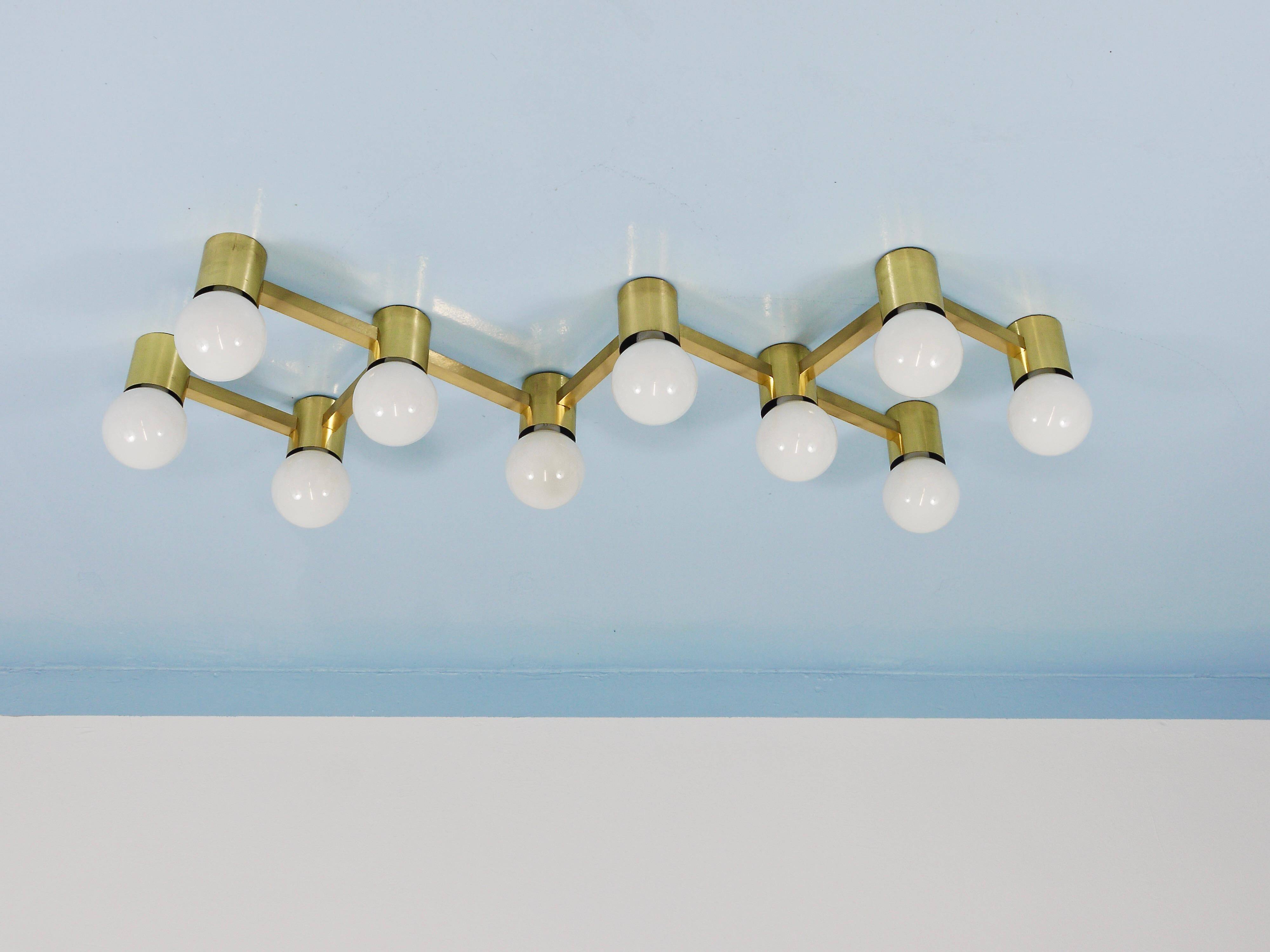 Large floor lamp and wall sconce in brass, zigzag style by Sciolari, Austria, 1970s.