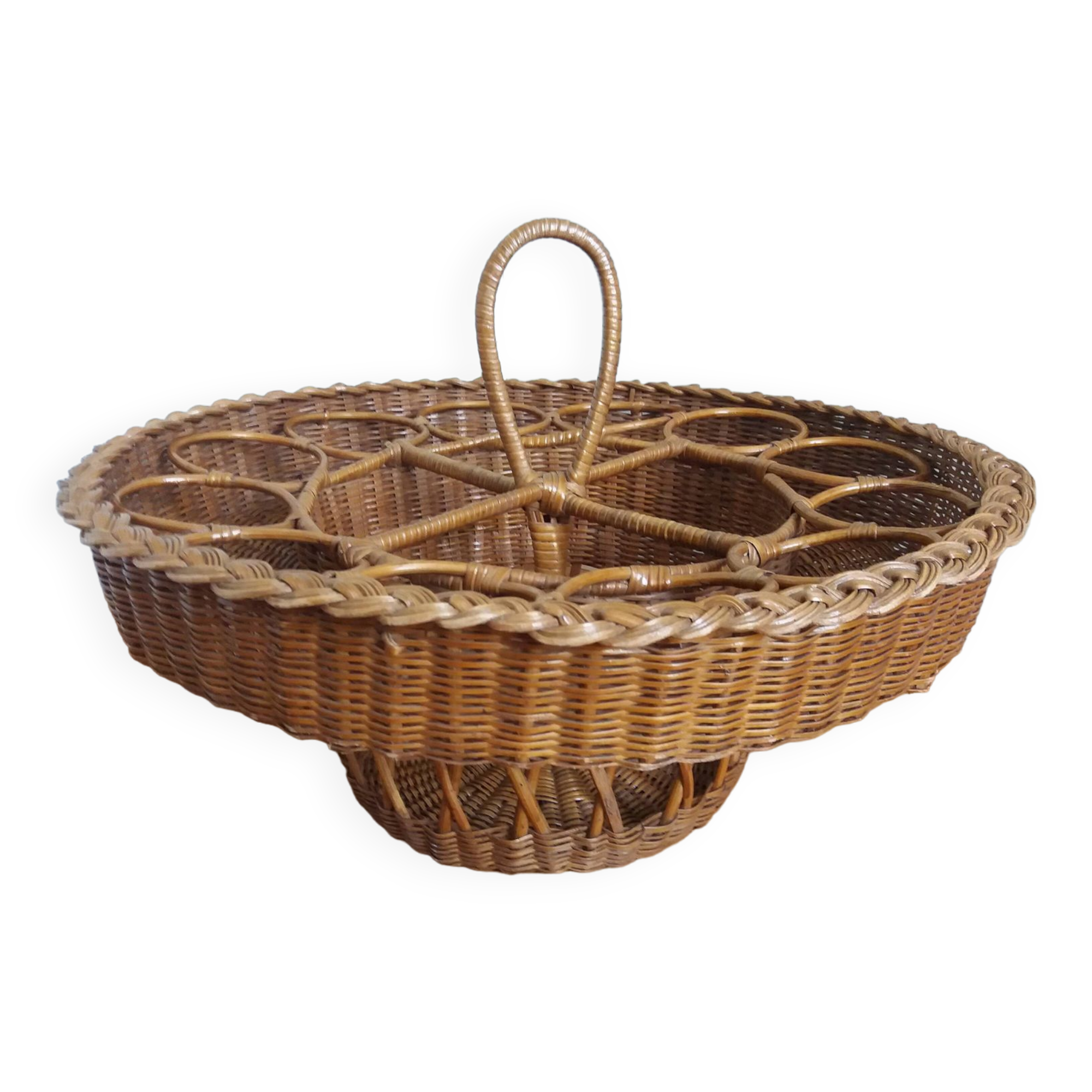 Aperitif basket for glasses and bottles in rattan wicker