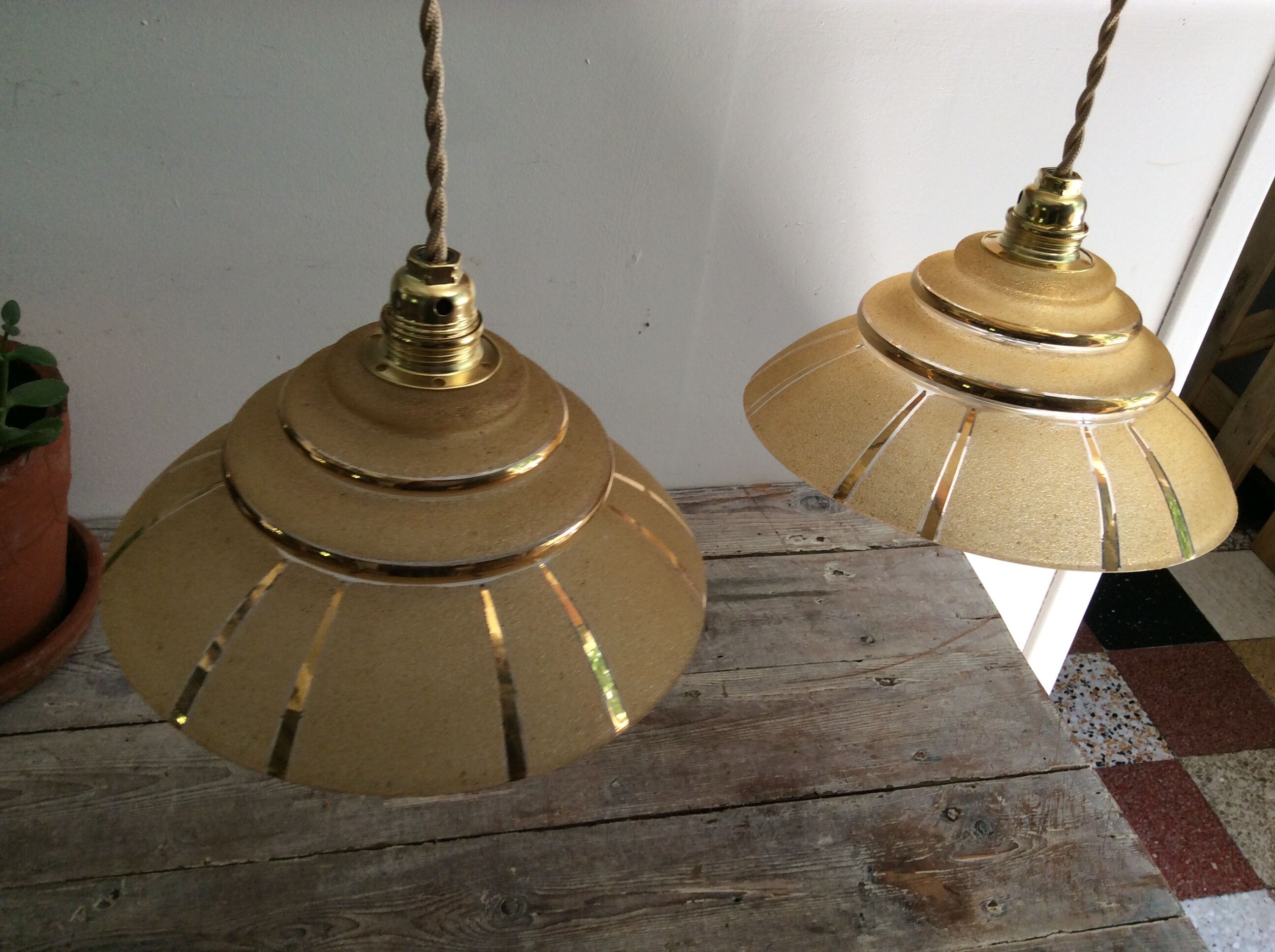 Paire de suspensions vintage