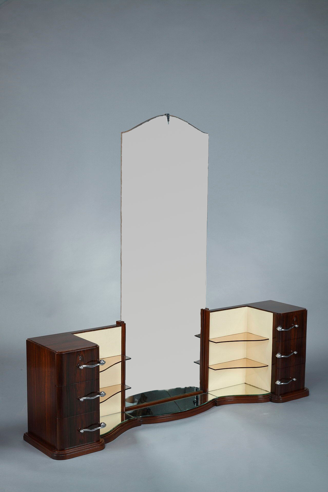 Coiffeuse et son fauteuil en placage d'ébène de Macassar