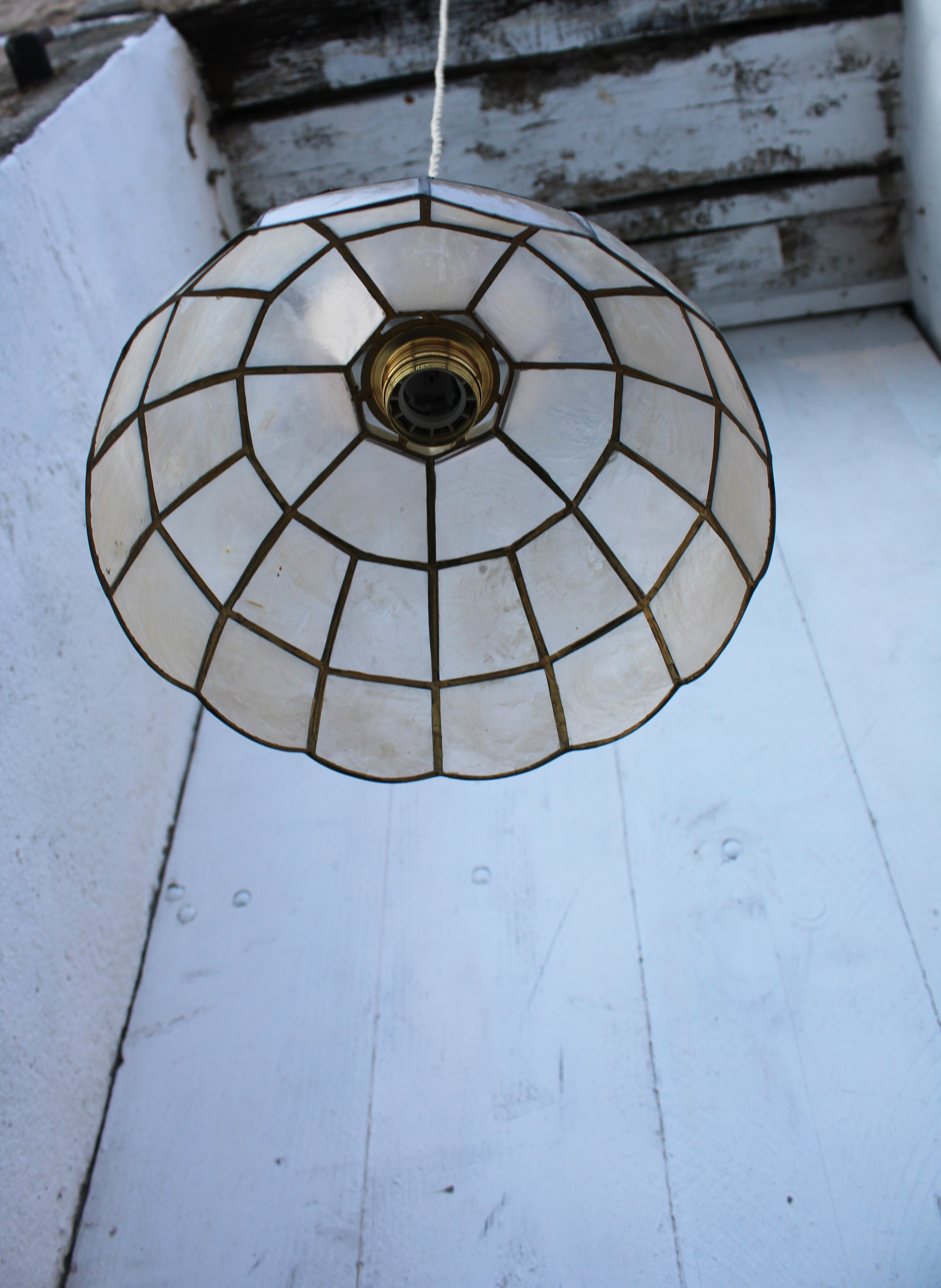 Hanging in mother-of-pearl and brass