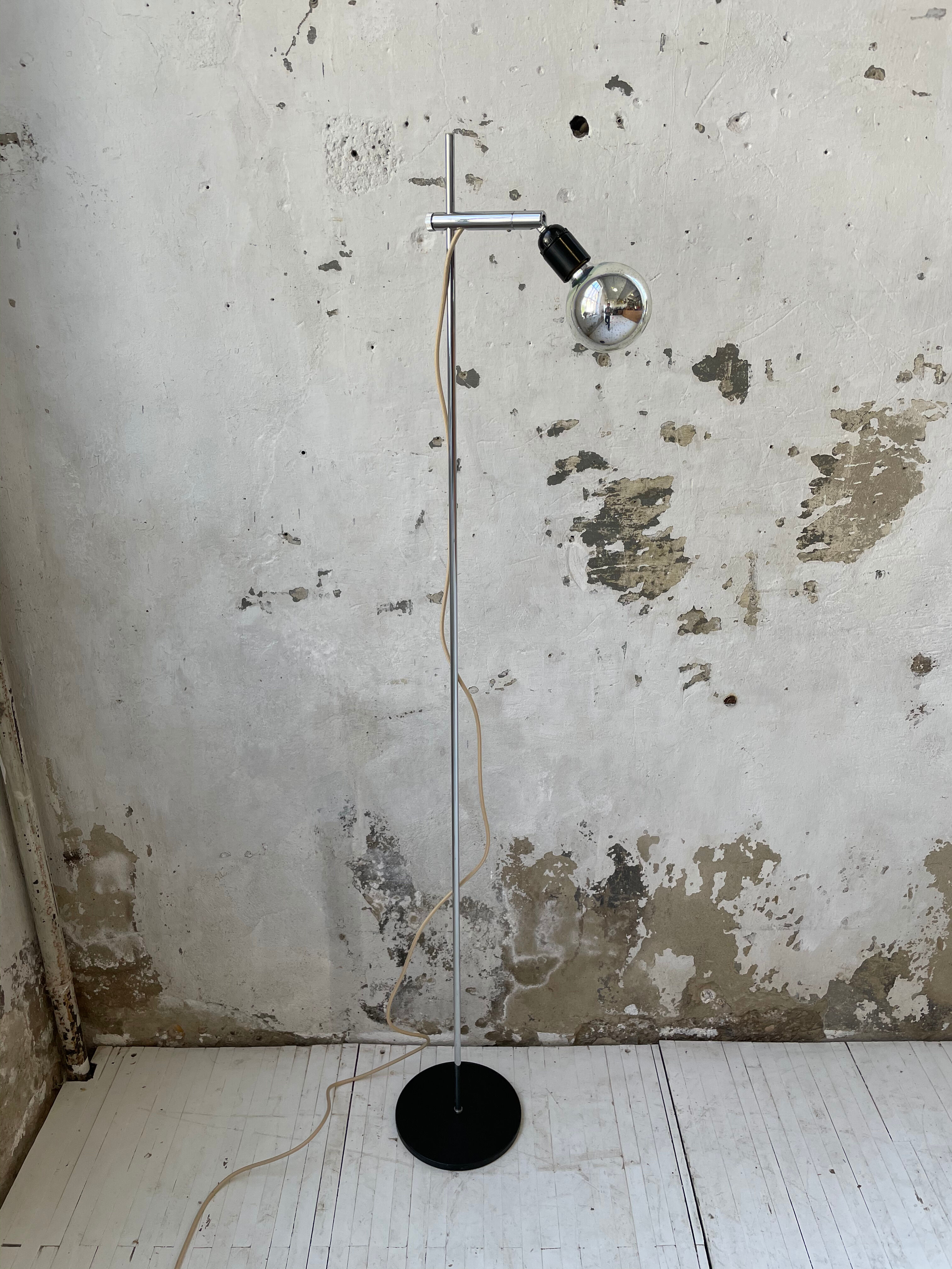 Lamppost "Oluce" design 70s