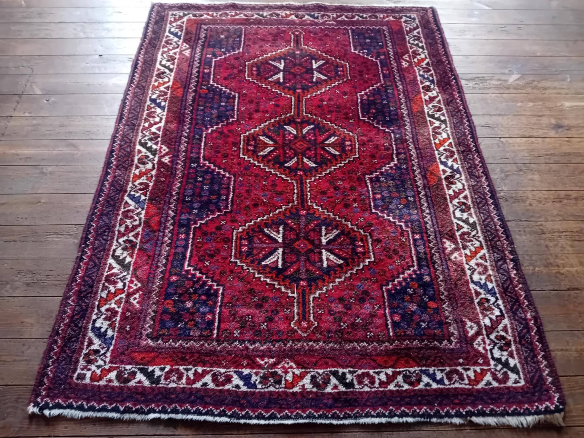 Handmade Persian Qashqai rug 172x125cm