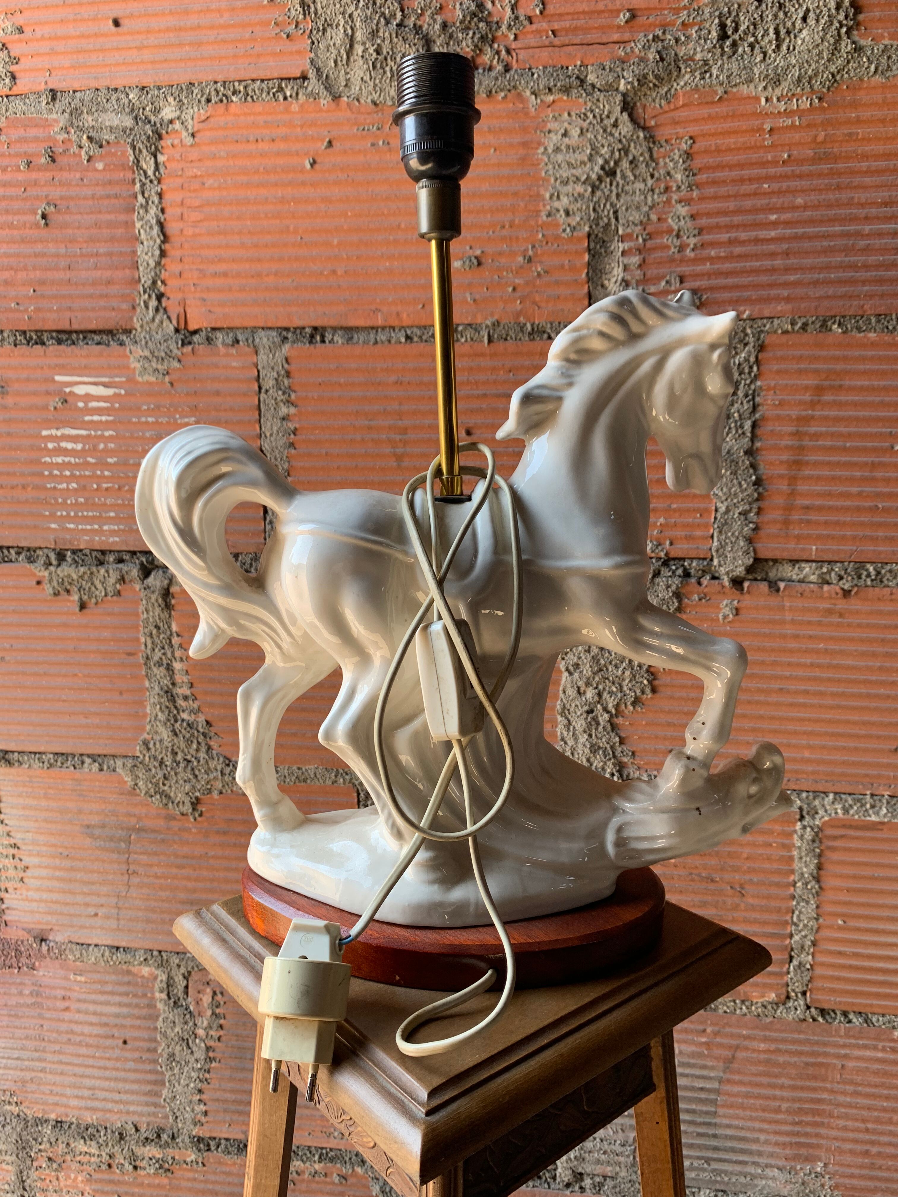 Horse lamp