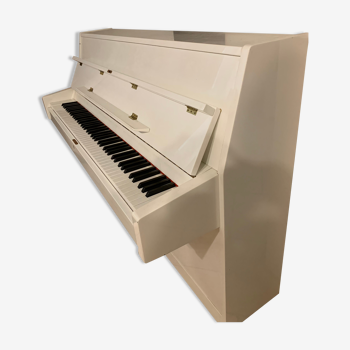 Pearl River white lacquered upright piano
