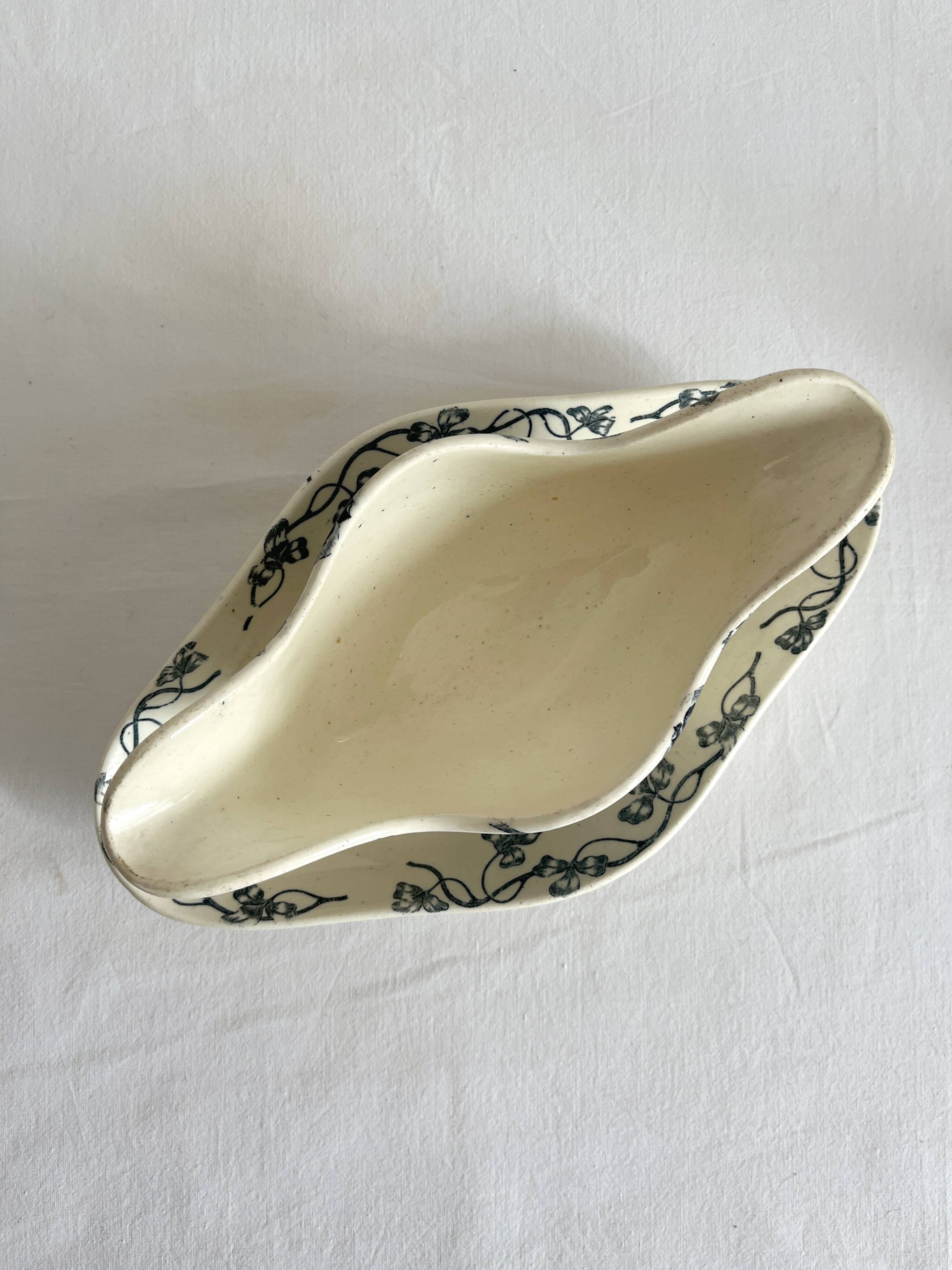 Old iron clay sauce boat "Les Violettes" Salins