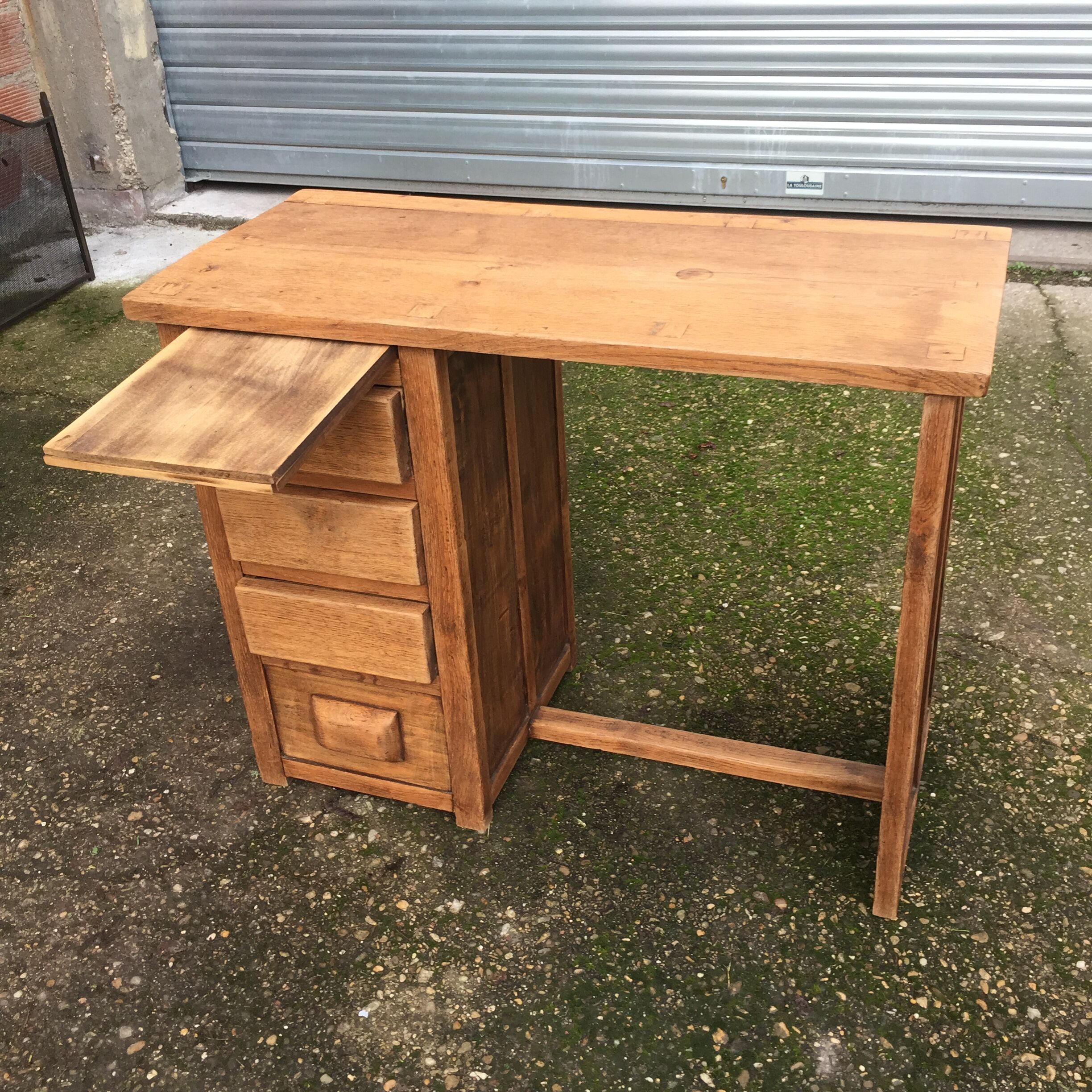 Bureau d’enfant en chêne années 50