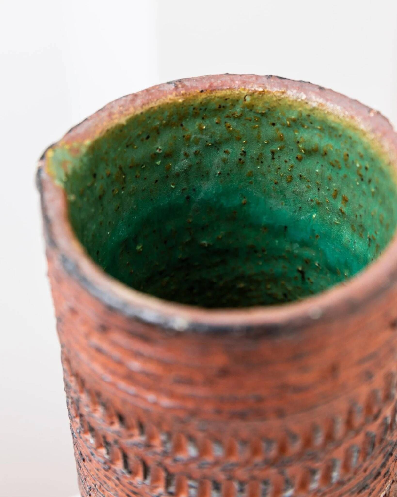 XL Mid-Century Brutalist Chamotte Vase in earthy red-brown ceramic by Spara Keramik, Germany 1960s