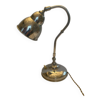 Gooseneck desk lamp