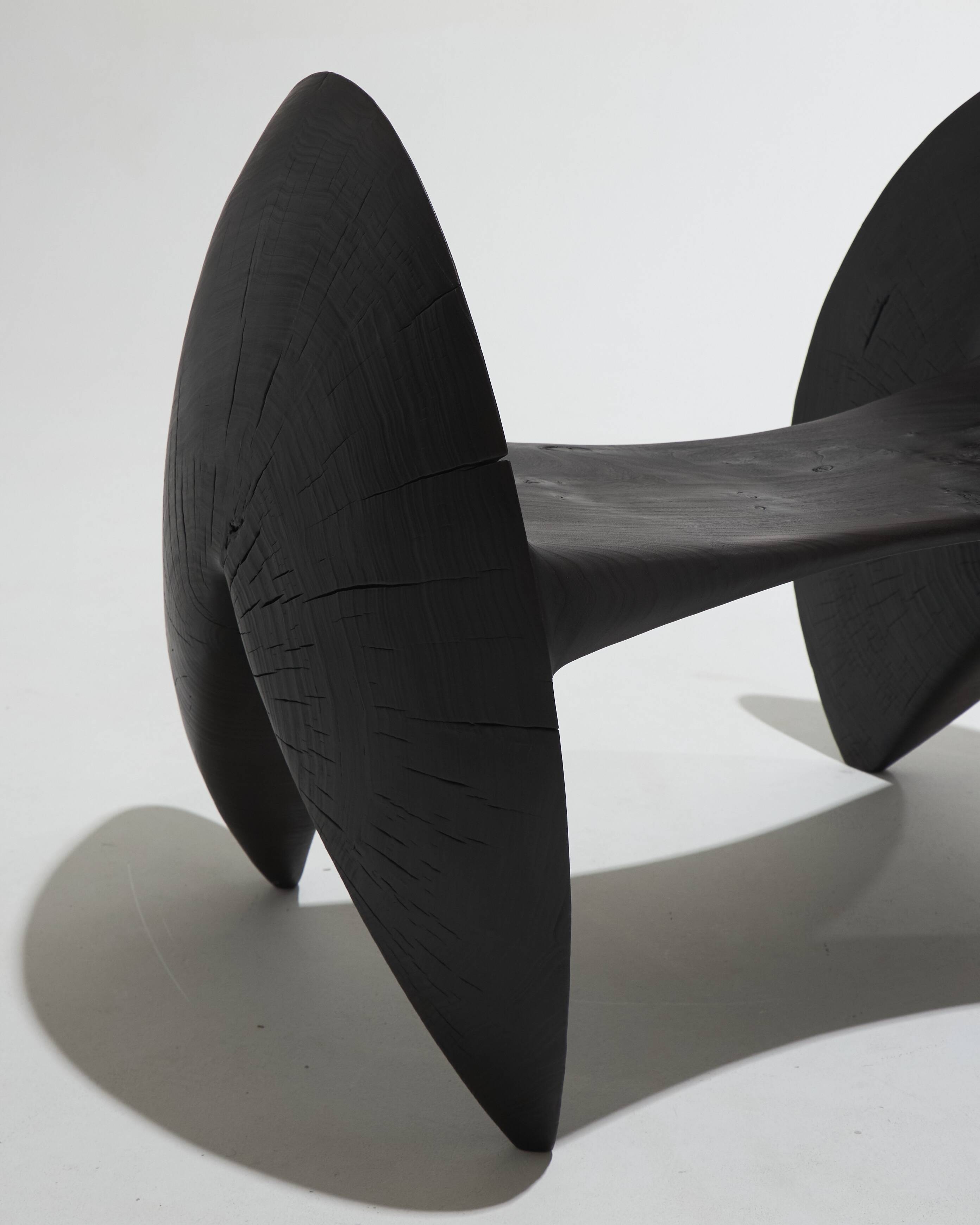Assise Aigeon en bois noir