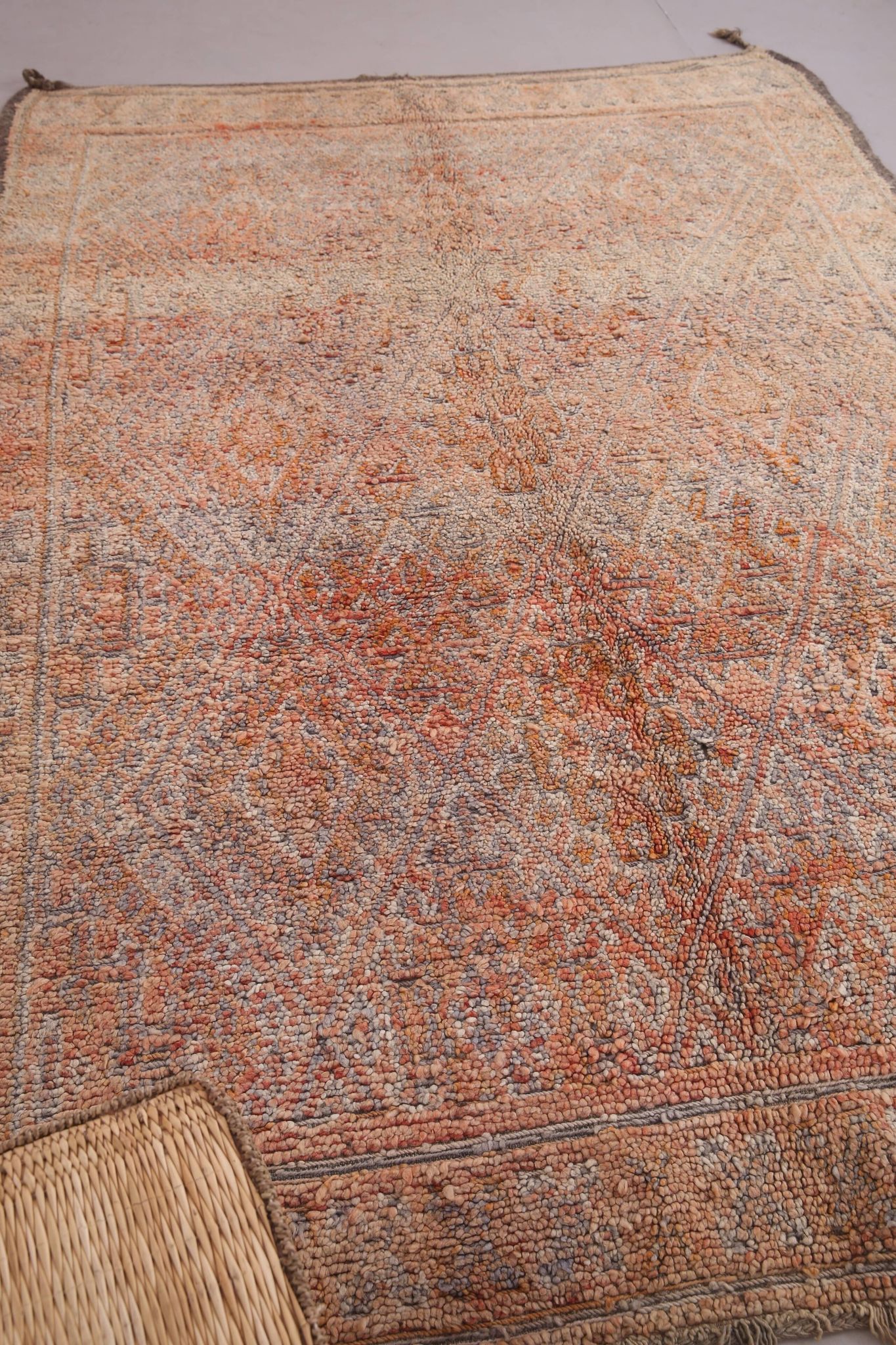 Peach Vintage Moroccan Rug 203 x 302 cm - Berber Wool Rug - Handmade Rug