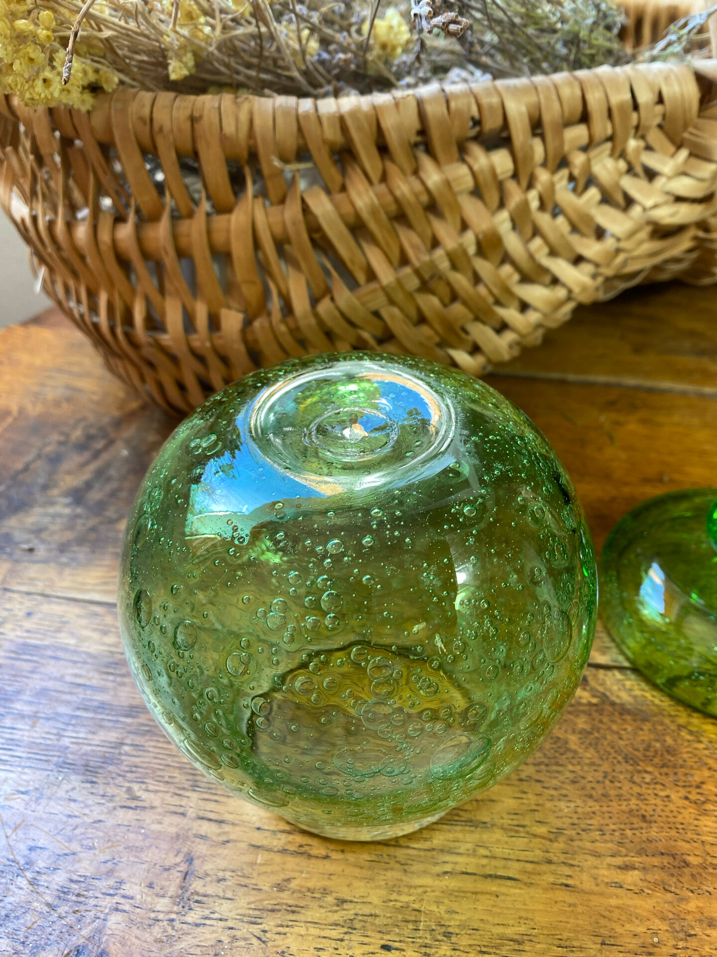 Bubble glass bonbonnière, blown, Biot