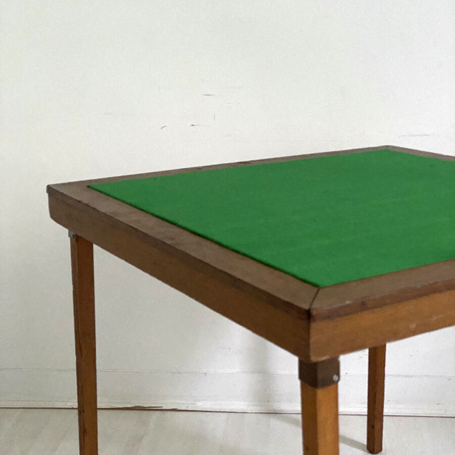 Folding bridge table