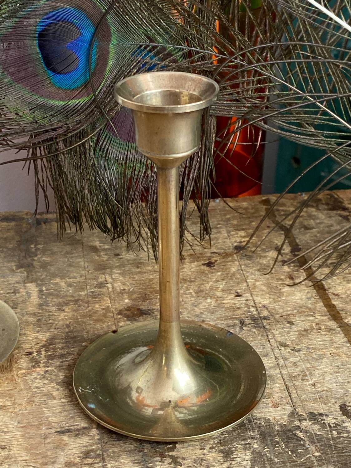 Pair of candlesticks, minimalist design in brass