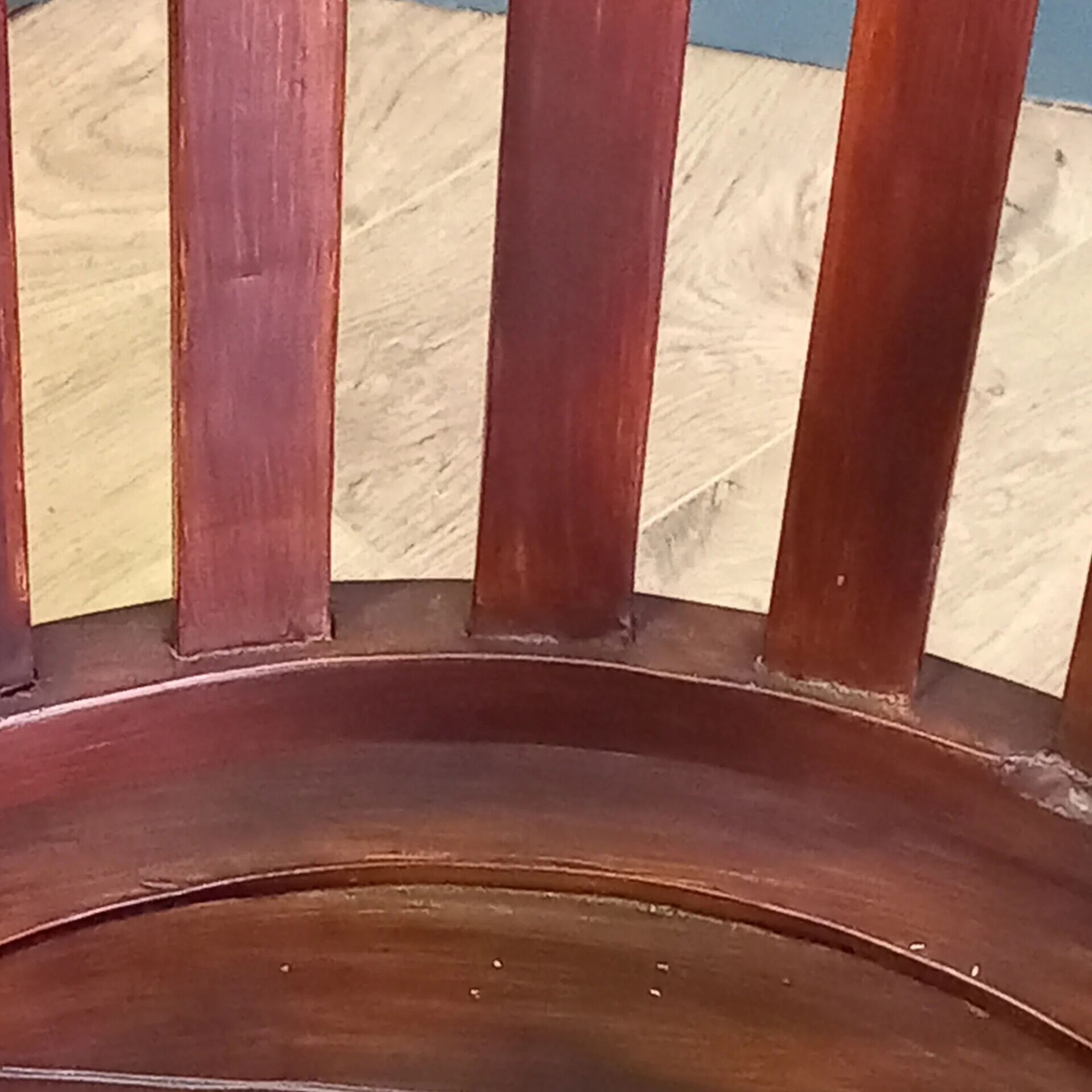 Mahogany office chair with swivel function
