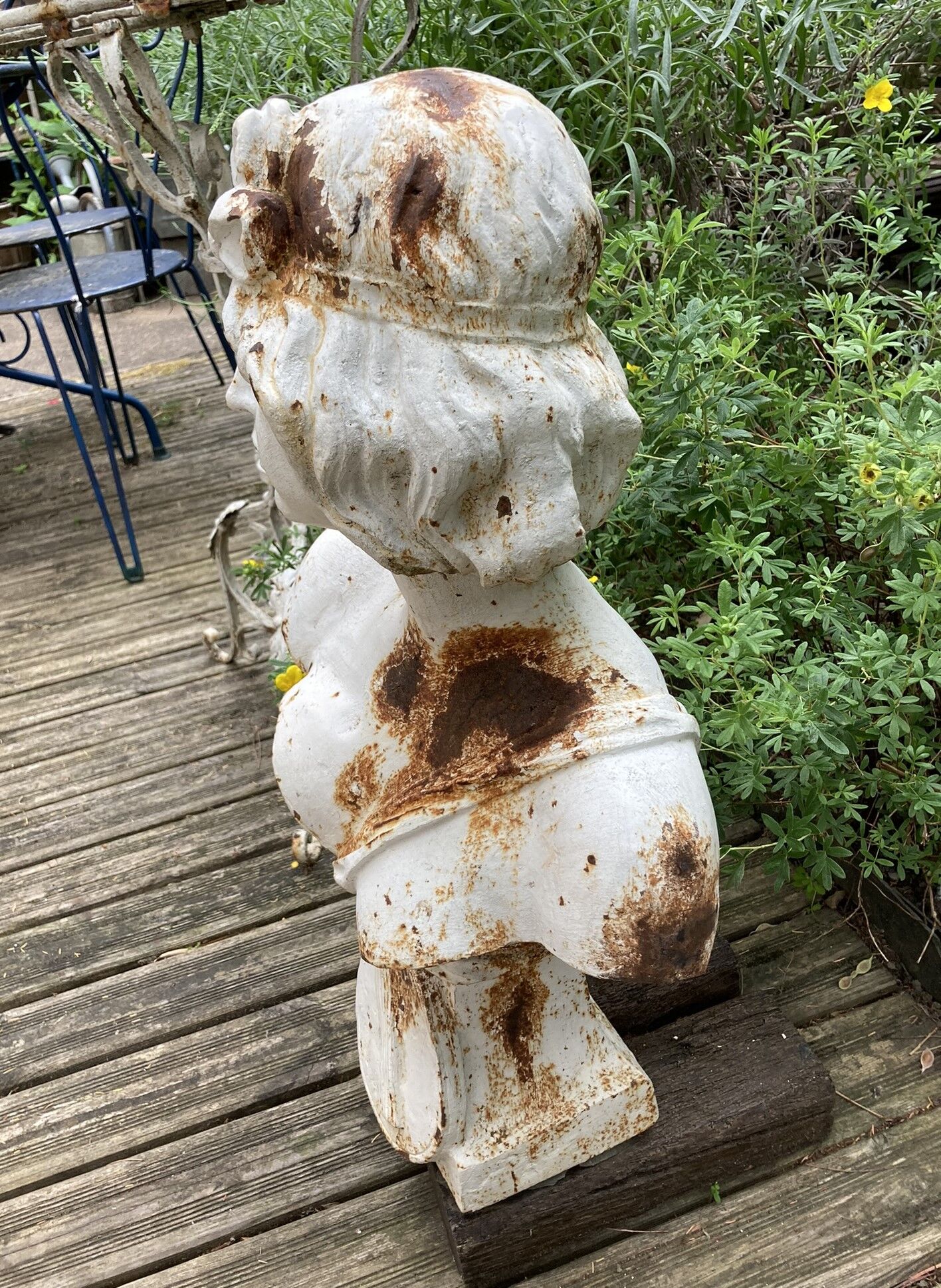 Old garden bust in cast iron troubadour early twentieth century