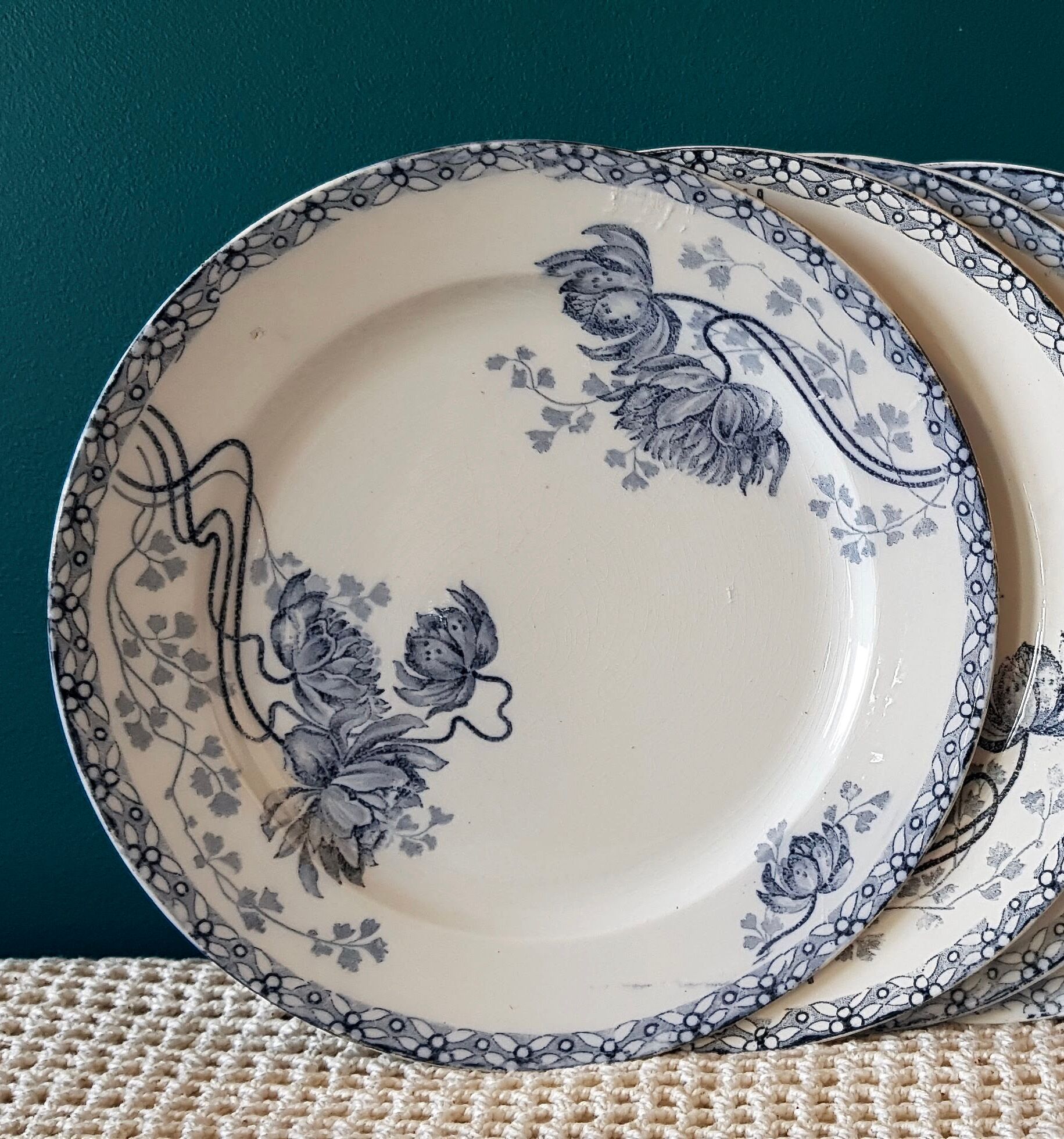 Set of 4 dessert plates U&C Sarreguemines Model Royat