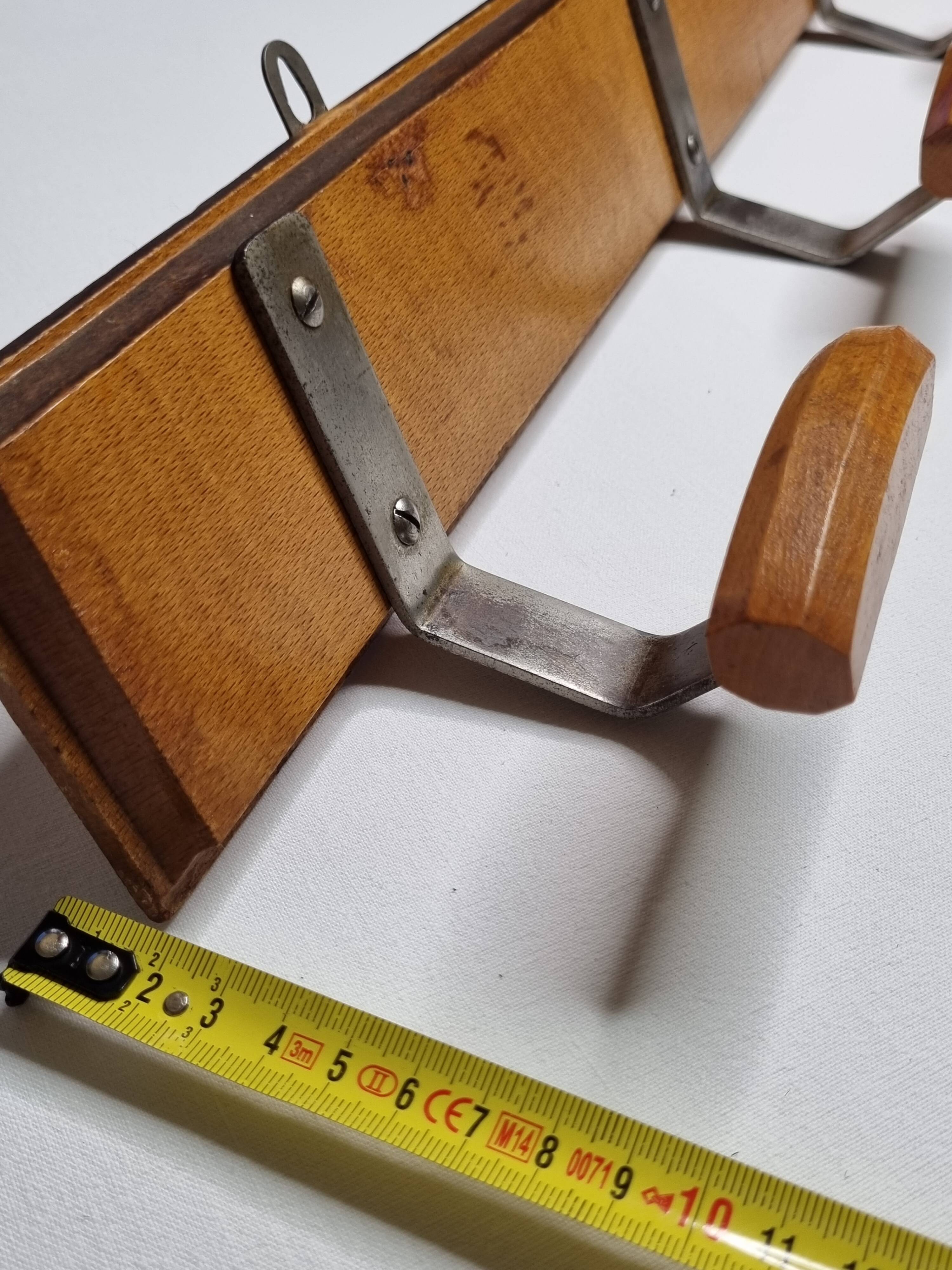 Vintage wall mounted coat rack in wood and metal, 4 hooks, 100 cm
