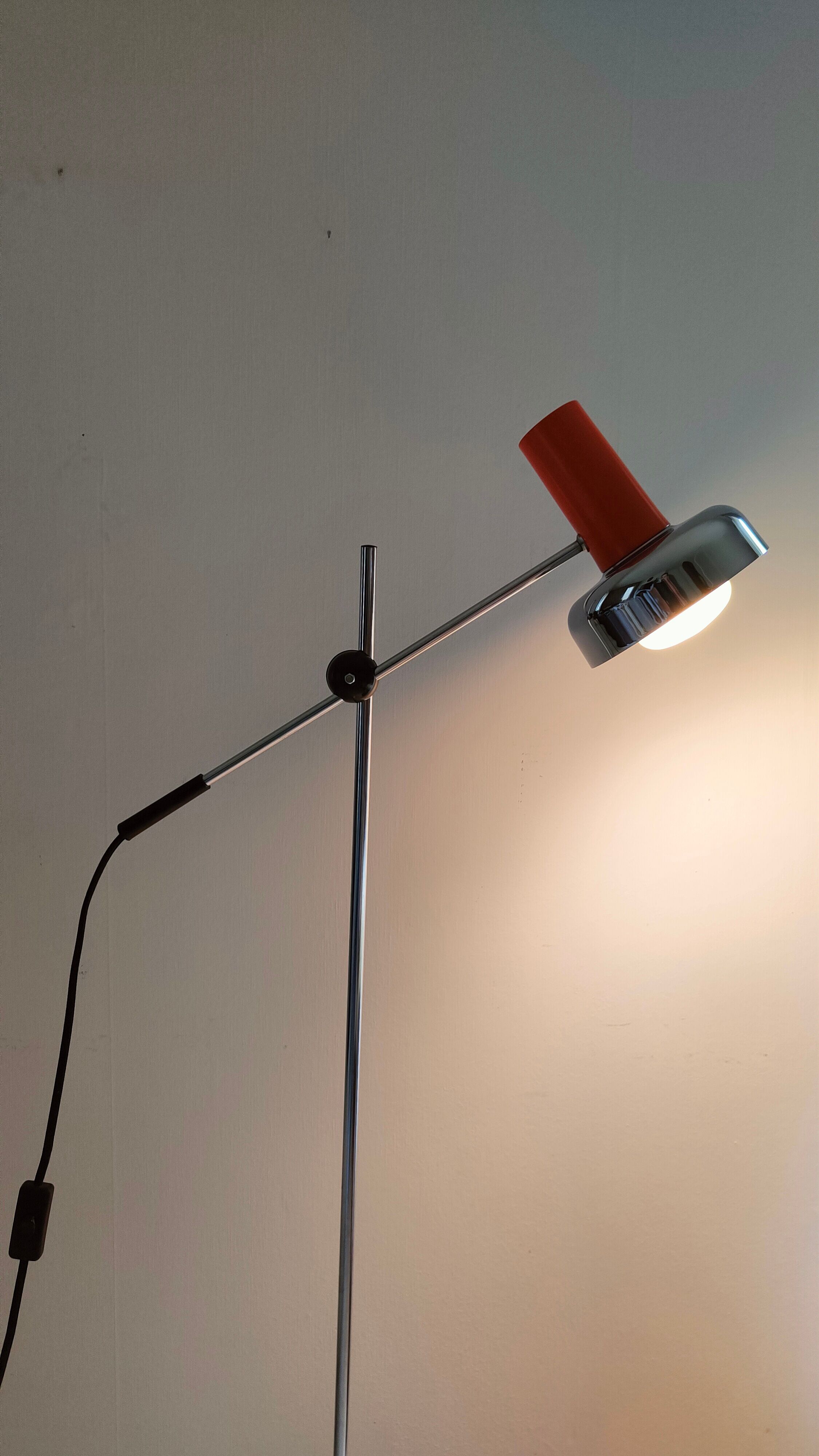 Articulated floor lamp, 1970