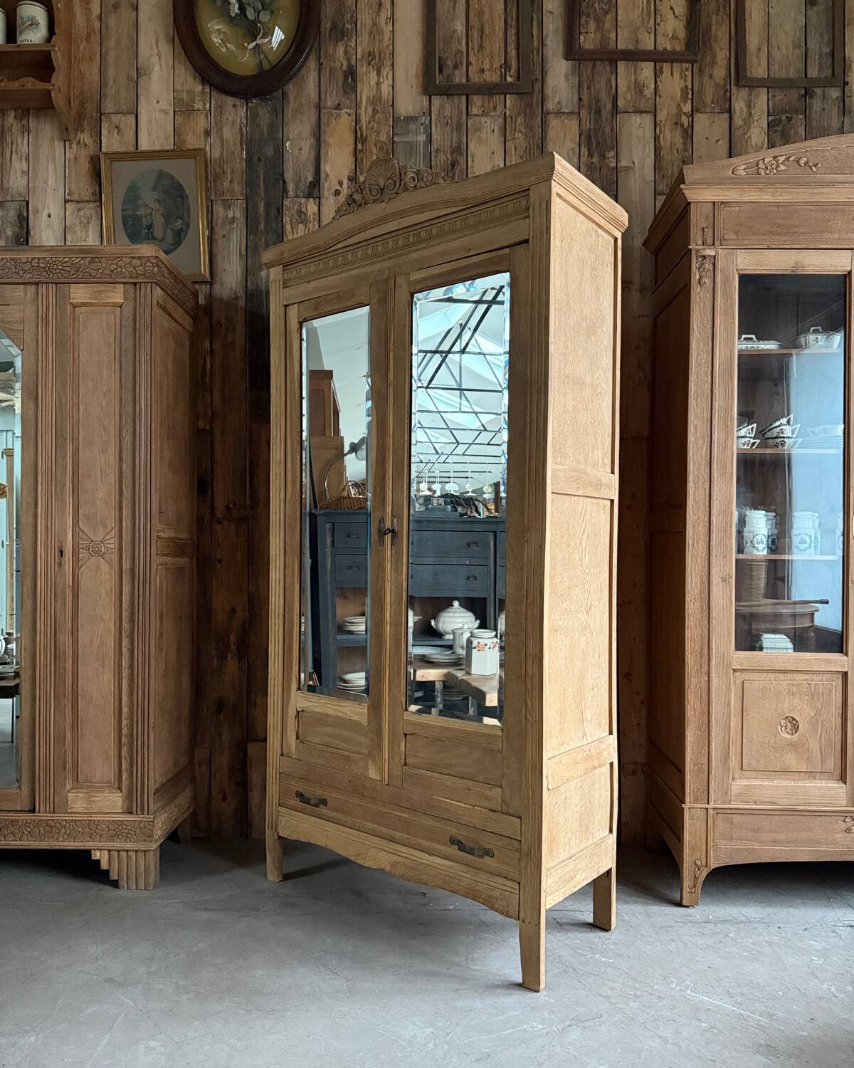 Art Deco oak wardrobe (renovated)