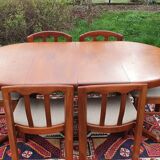 Scandinavian round table in teak 1960