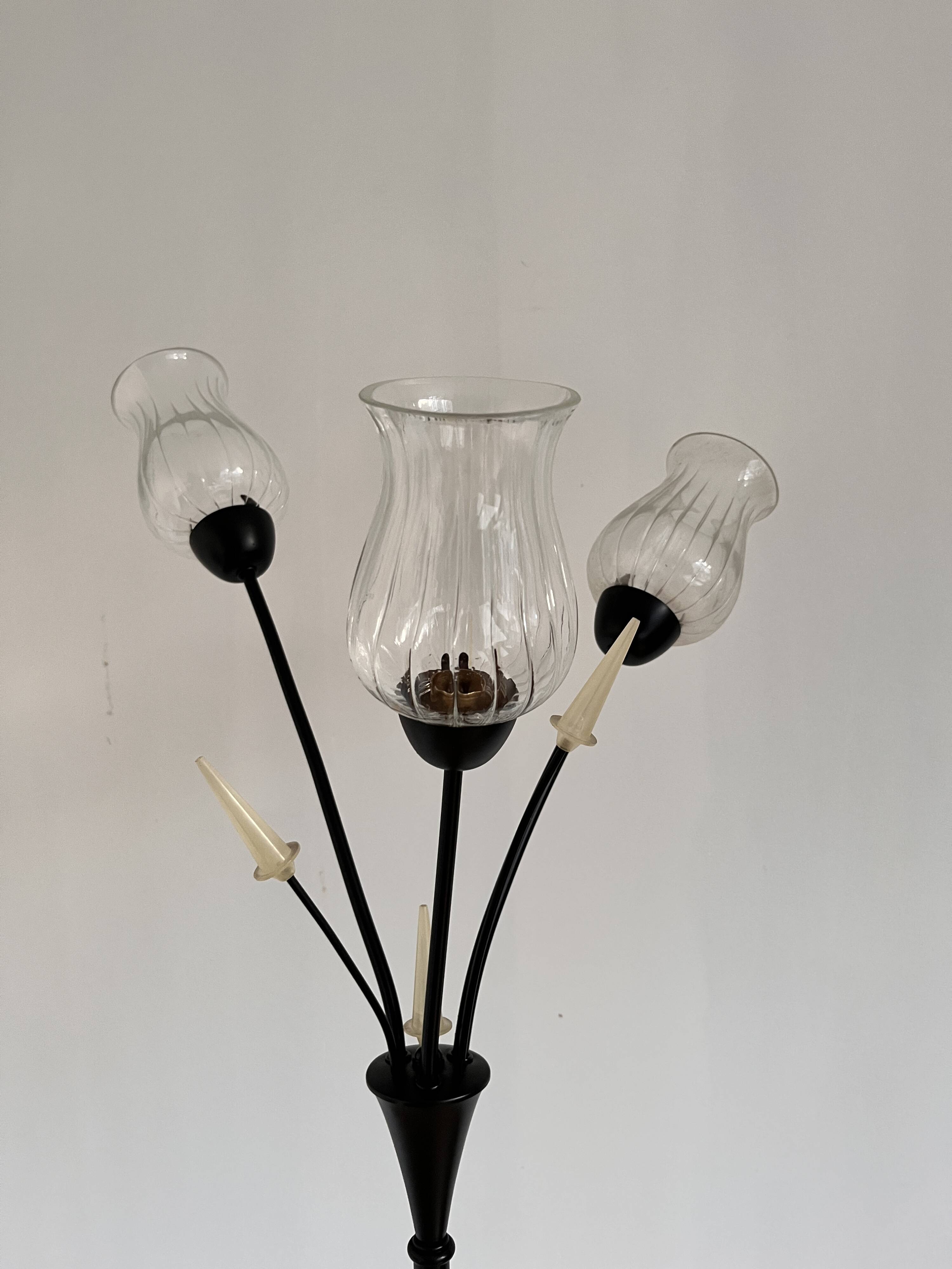 Three-light tulip floor lamp