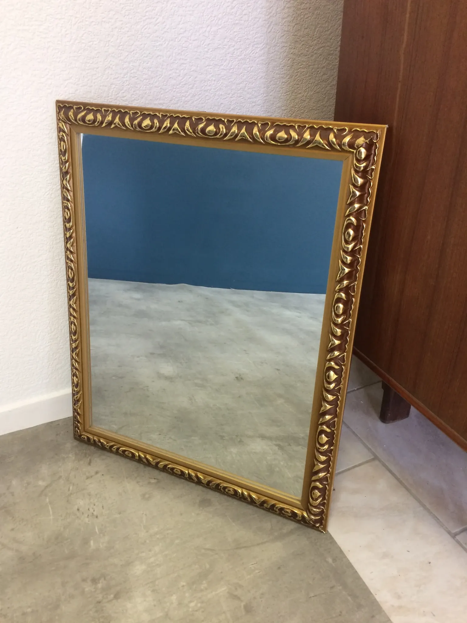 Miroir doré 57x47cm
