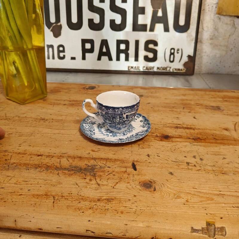 Tasse et soucoupe anglaise vintage