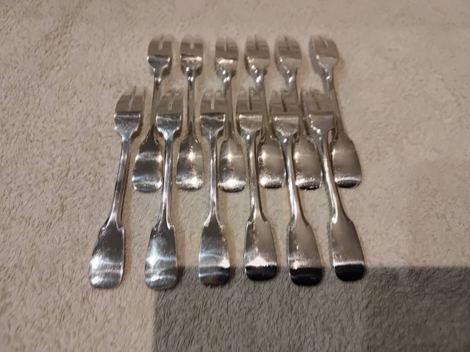 12 fourchettes à escargots métal argenté orfèvre Francia uni-plat