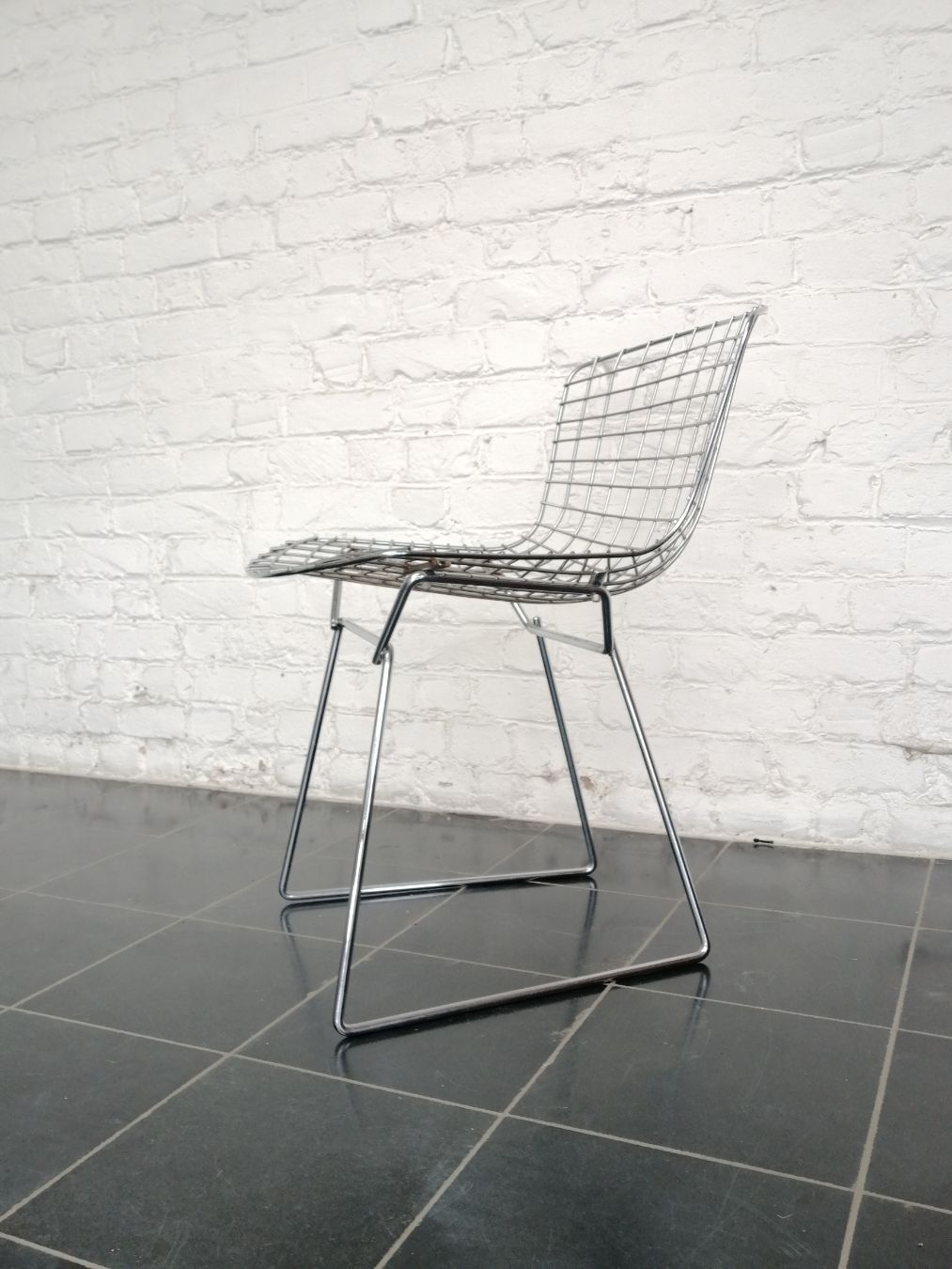 Harry Bertoia sidechair chrome