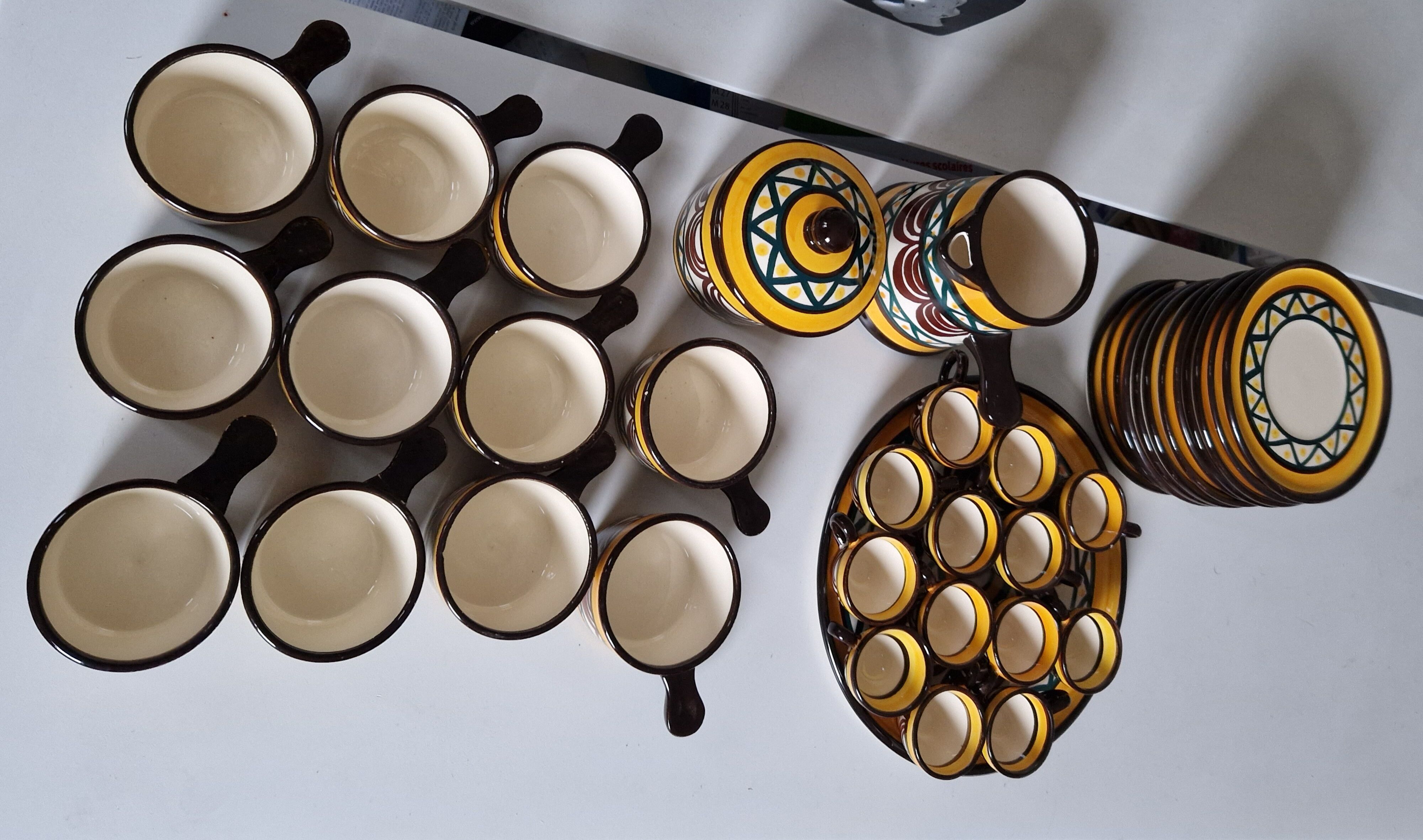 St Jean de Bretagne 38-piece coffee set
