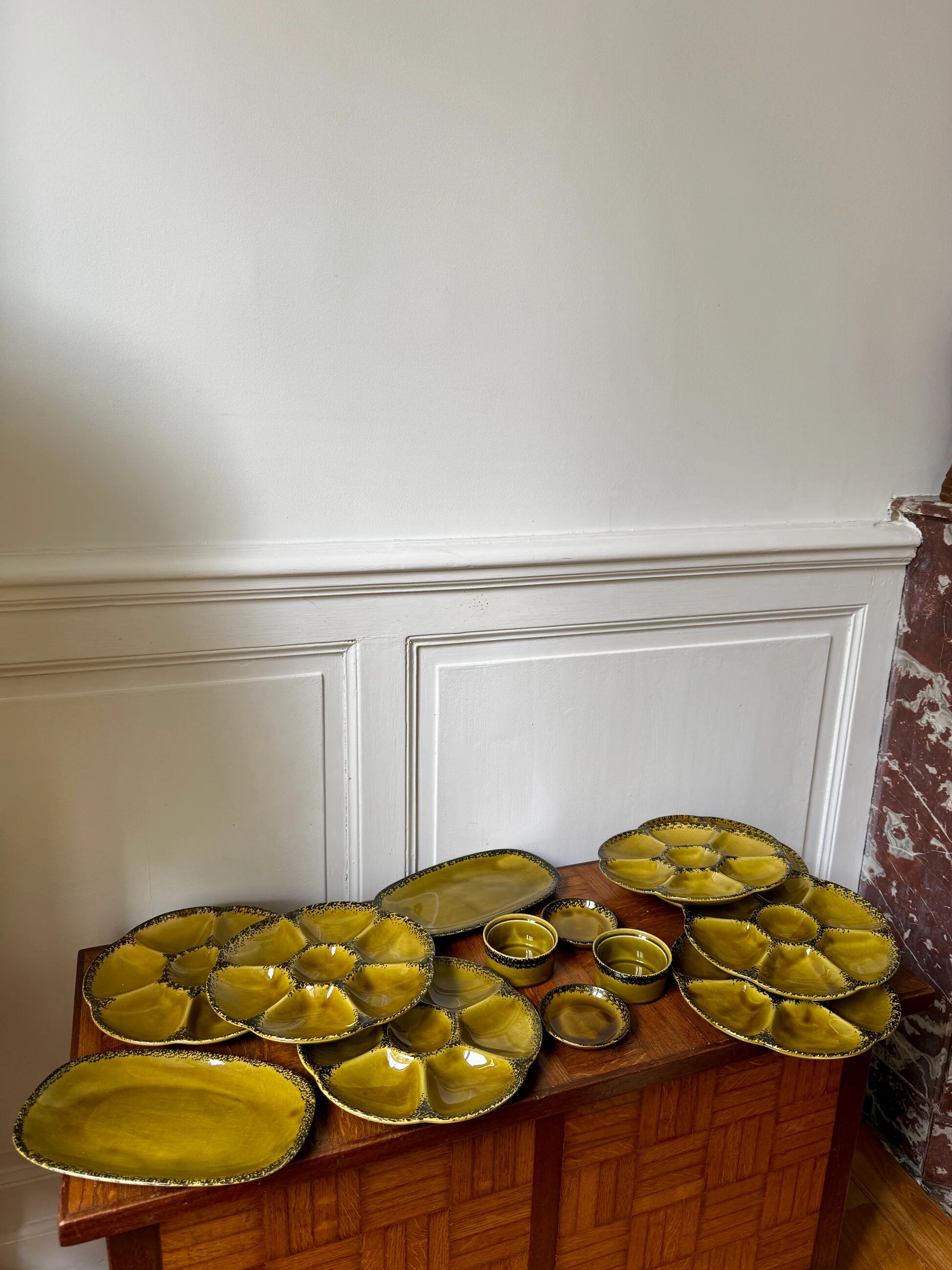 Oyster service in Gien earthenware