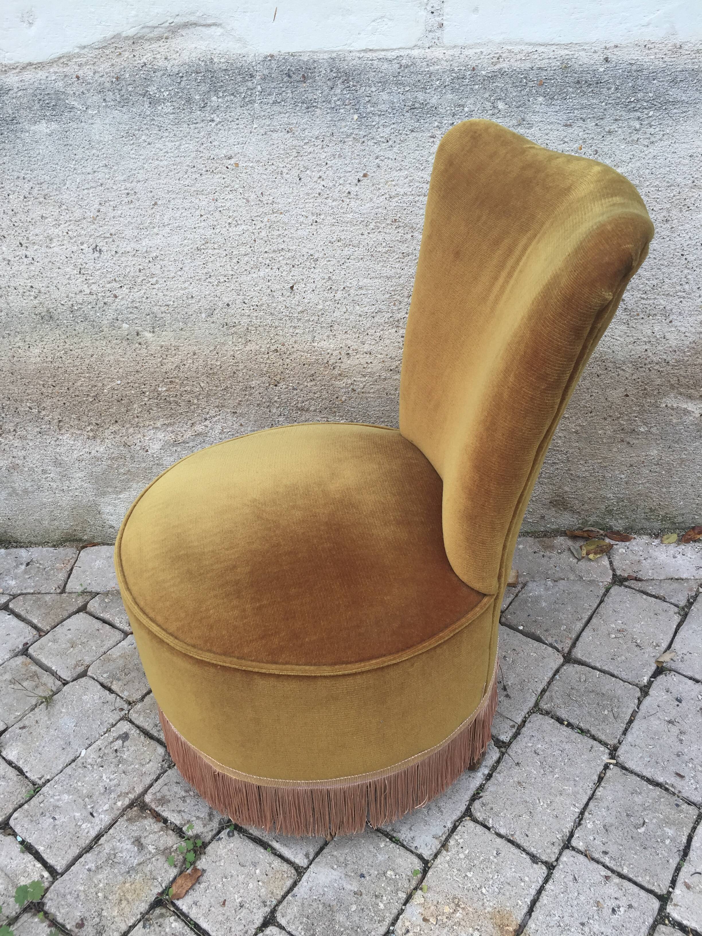 Fauteuil crapaud velour et frange