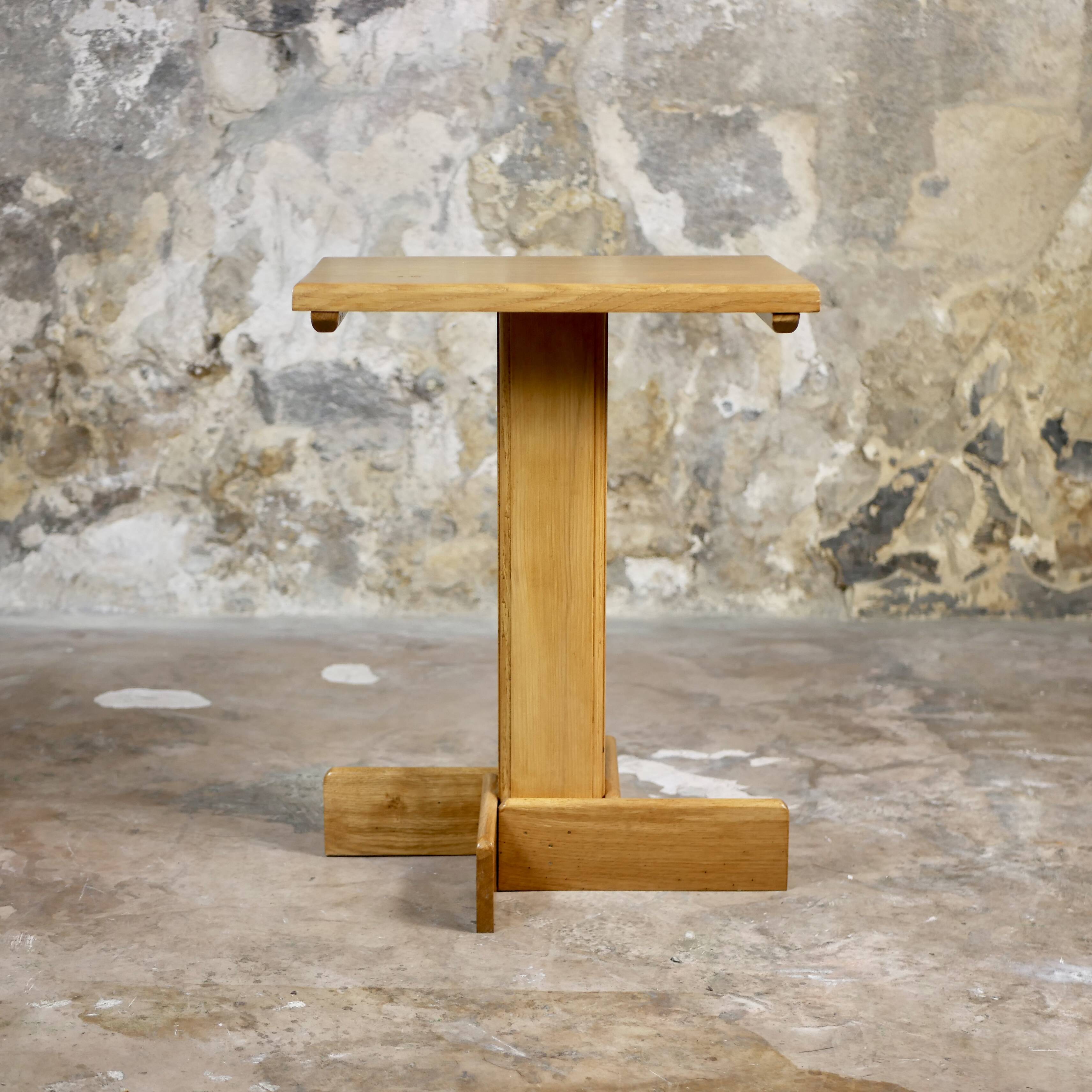 Series of 3 side tables in oak and pine