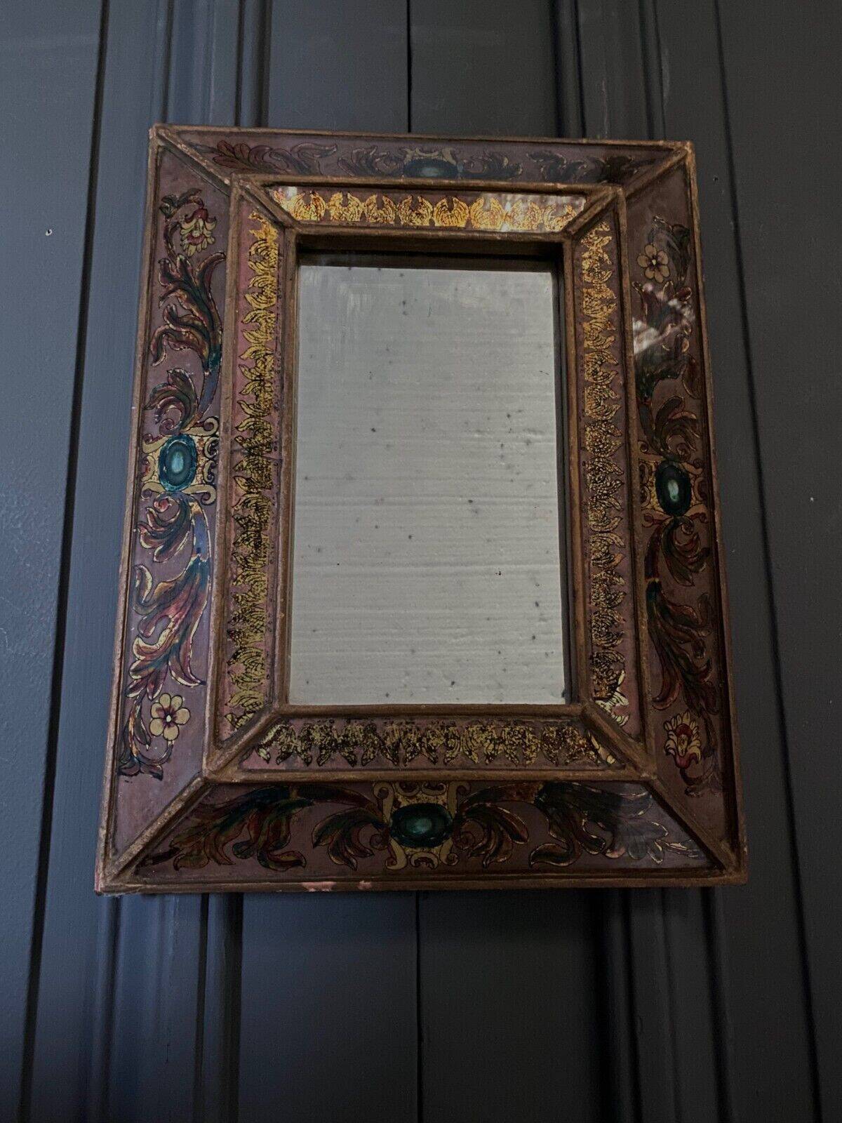 Petit miroir à parclose décor d'arabesques milieu XXe