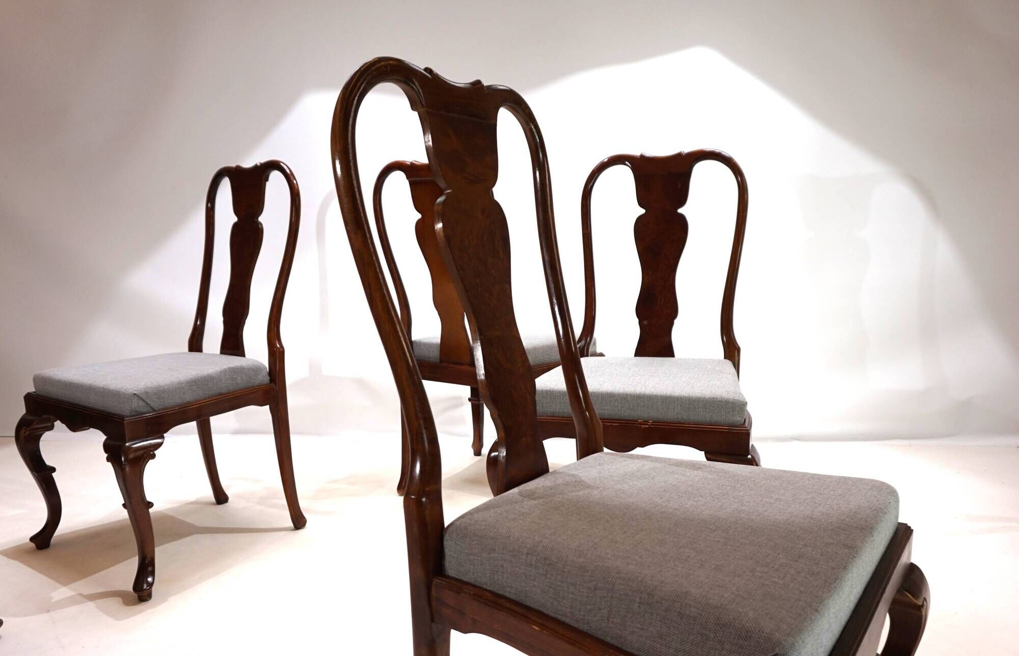 Lot de 5 chaises de salle à manger en acajou de style Reine Anne, 1920