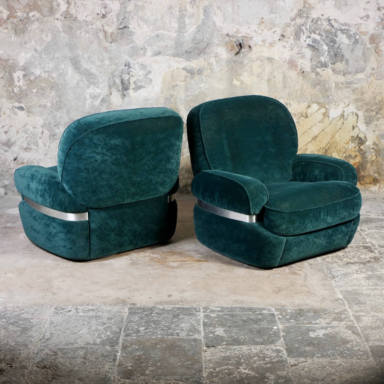 Pair of Beka armchairs in green velvet