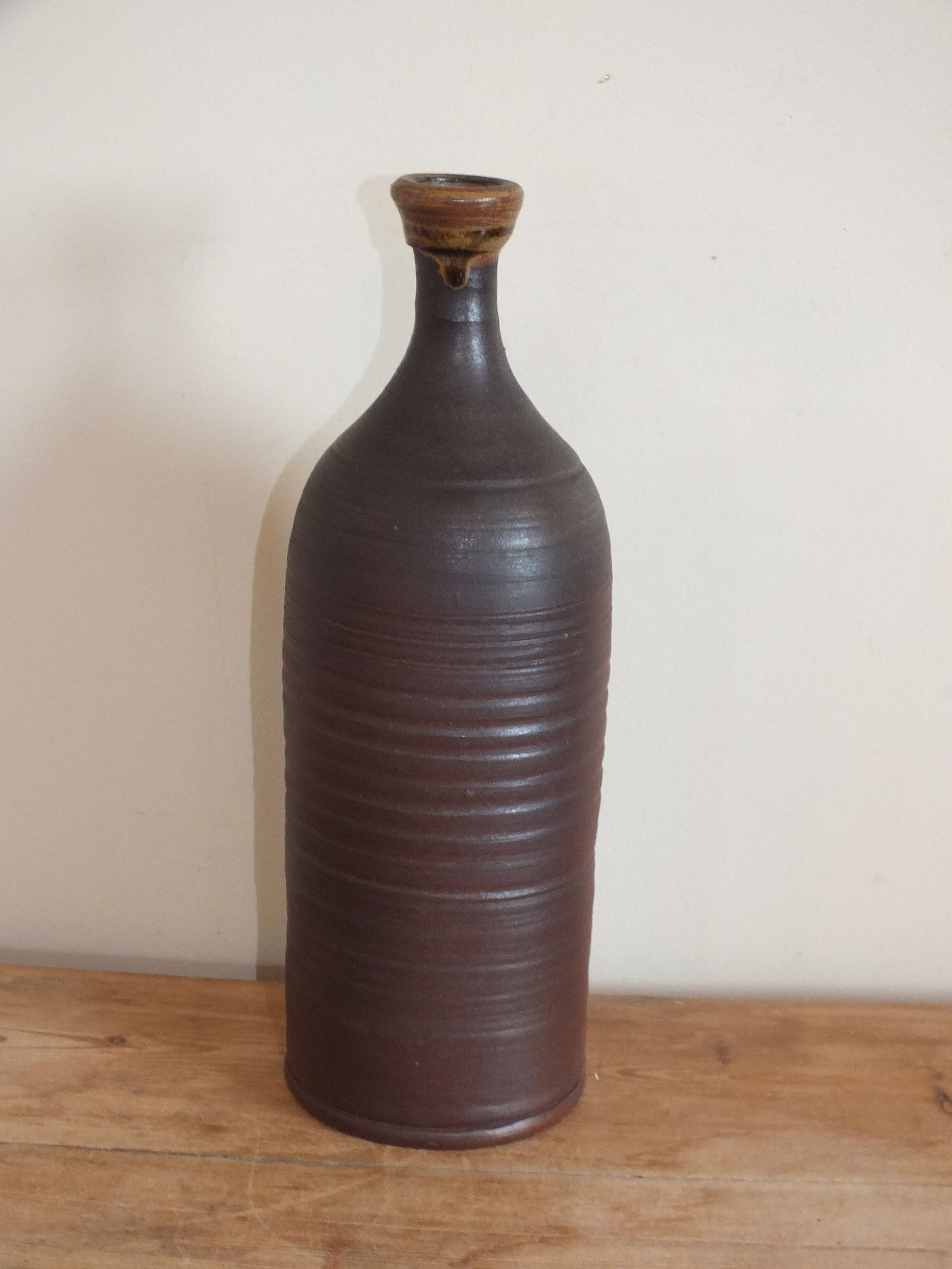 Bouteille en terre cuite goulot vernissé